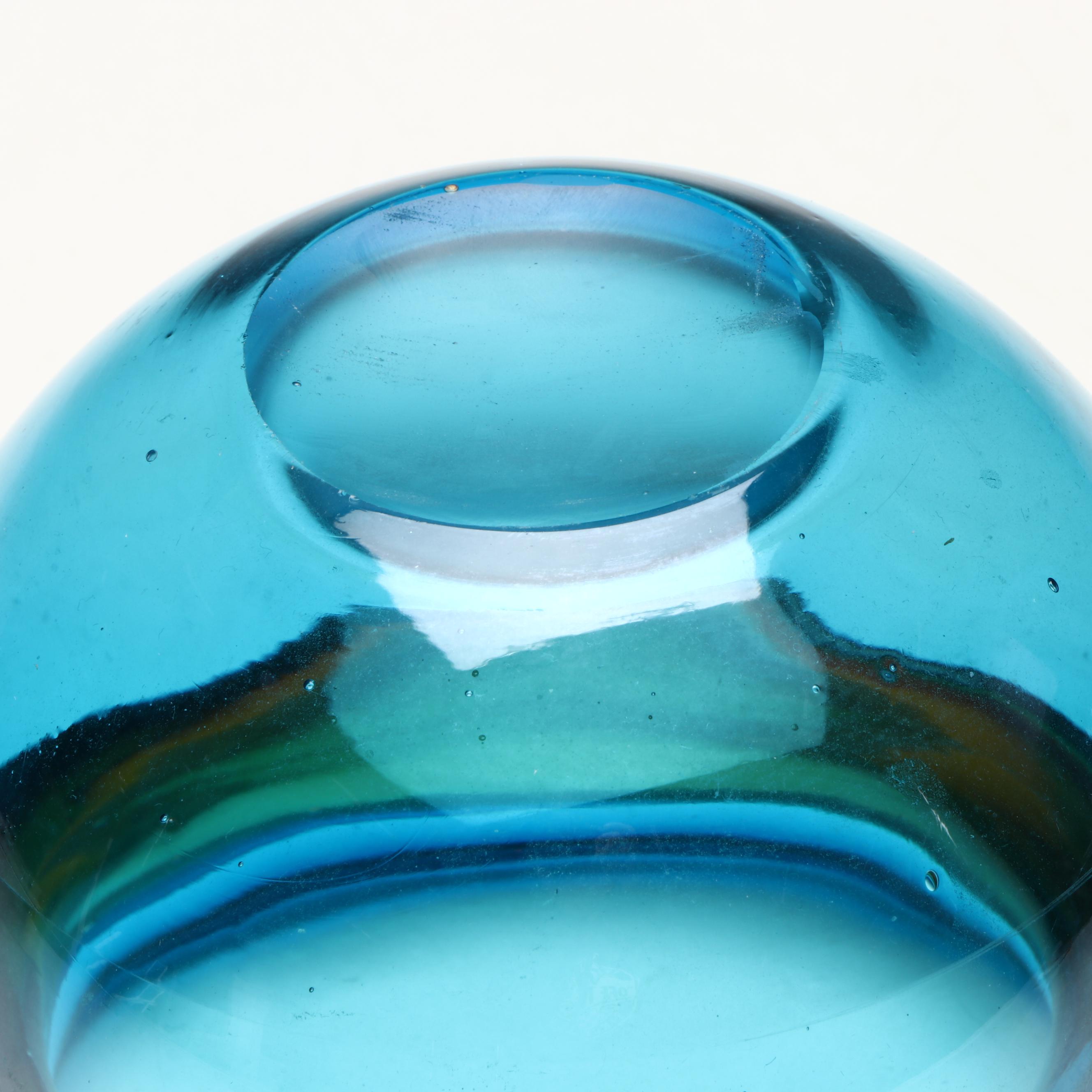 Art Glass Folded Rim Glass Bowl with Heart Glass Plate, Mid-20th Century