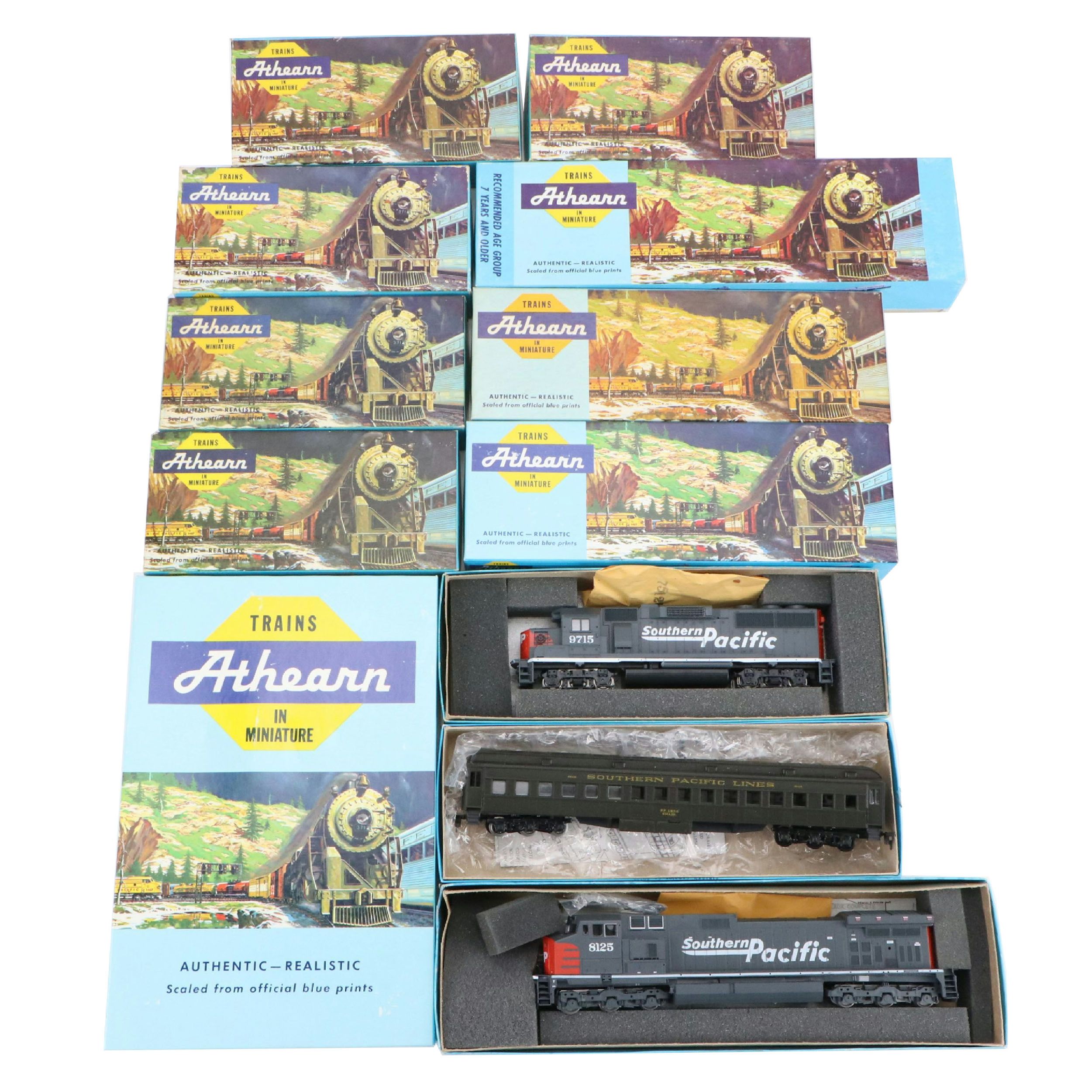 Athearn HO Scale Southern Pacific Diesel Locomotives with Flat and Box Cars