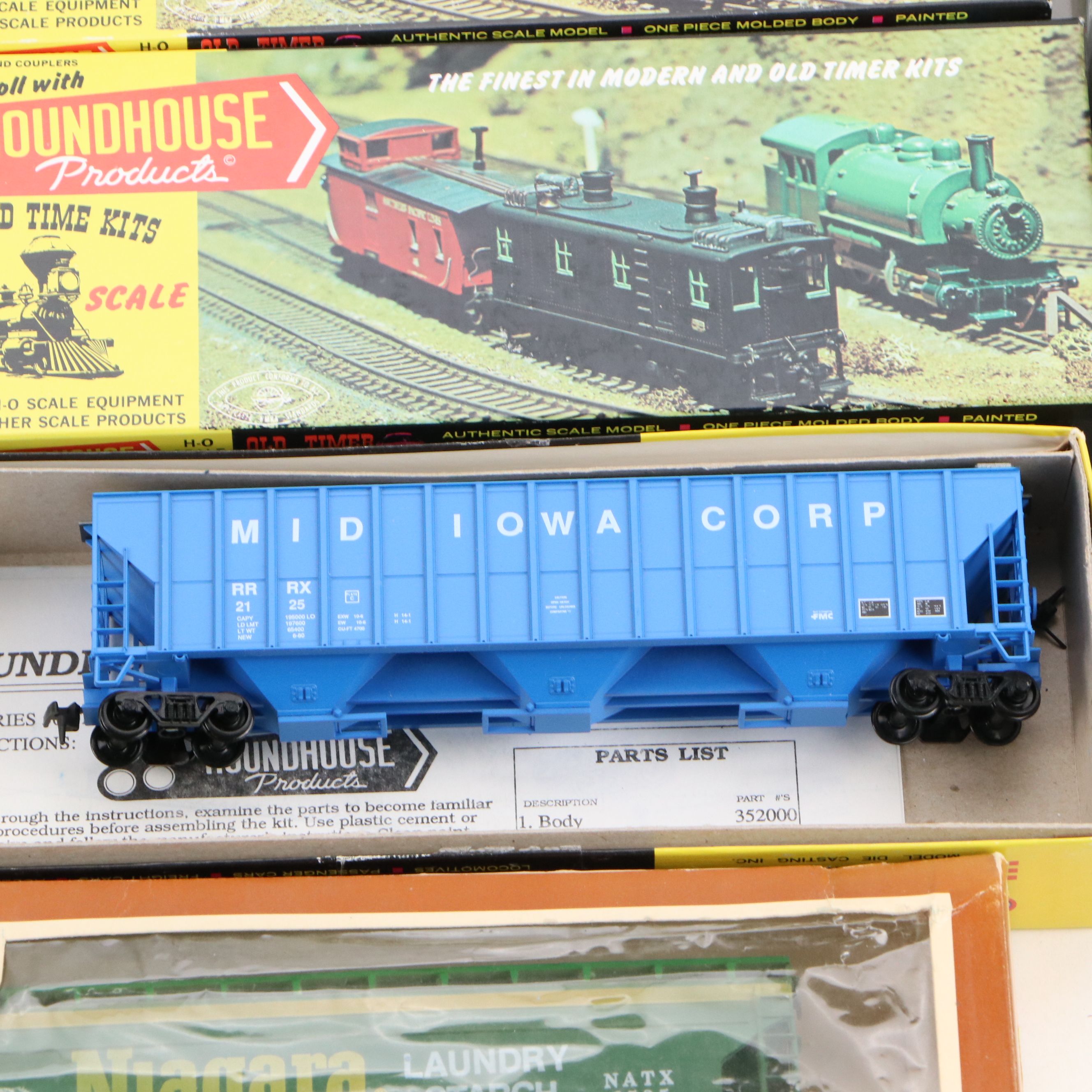 Spectrum  HO Scale Southern Pacific Steam Locomotive with Other Model Trains