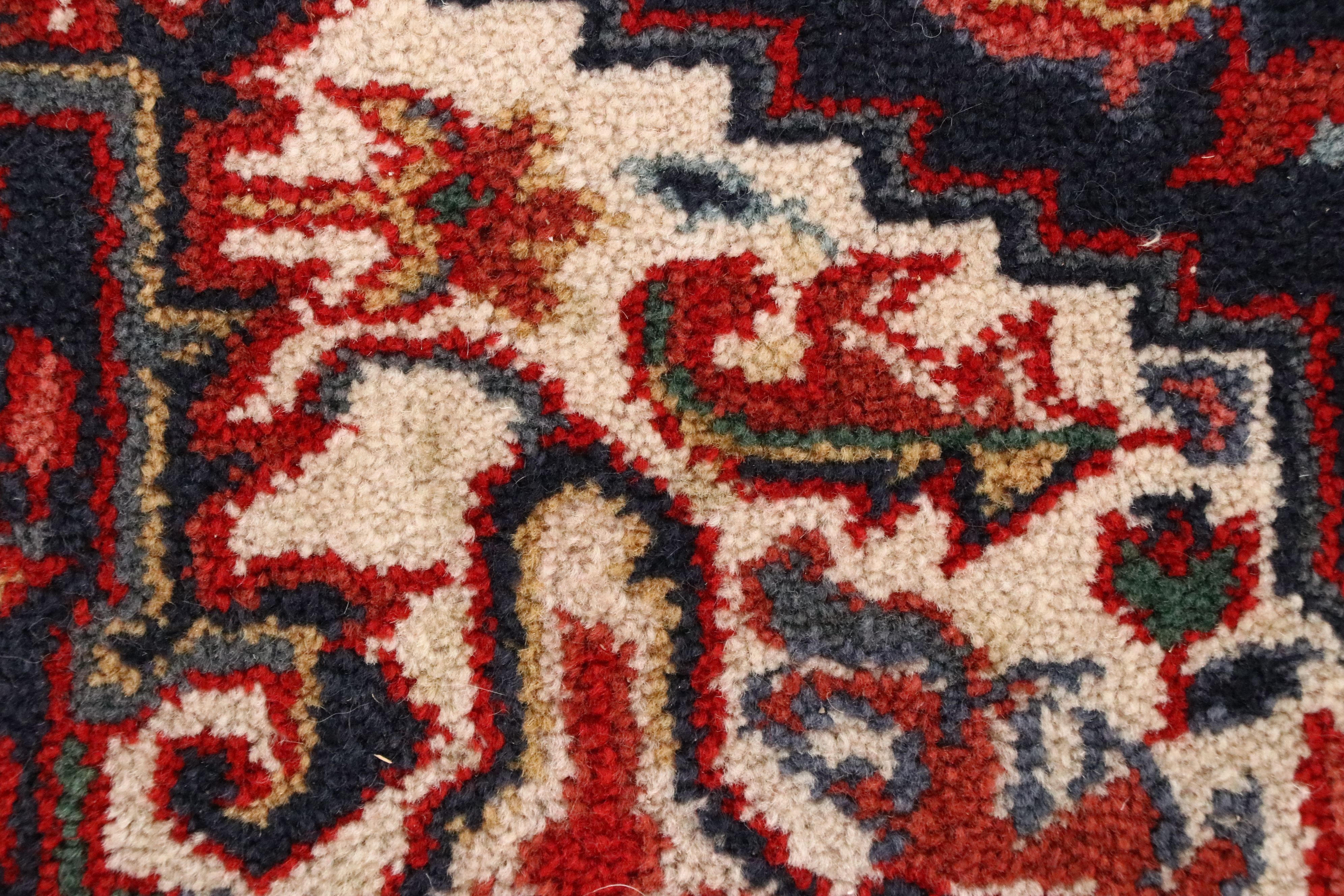 4'5 x 6'9 Machine Made Axminster Collection "Soumakan" Area Rug