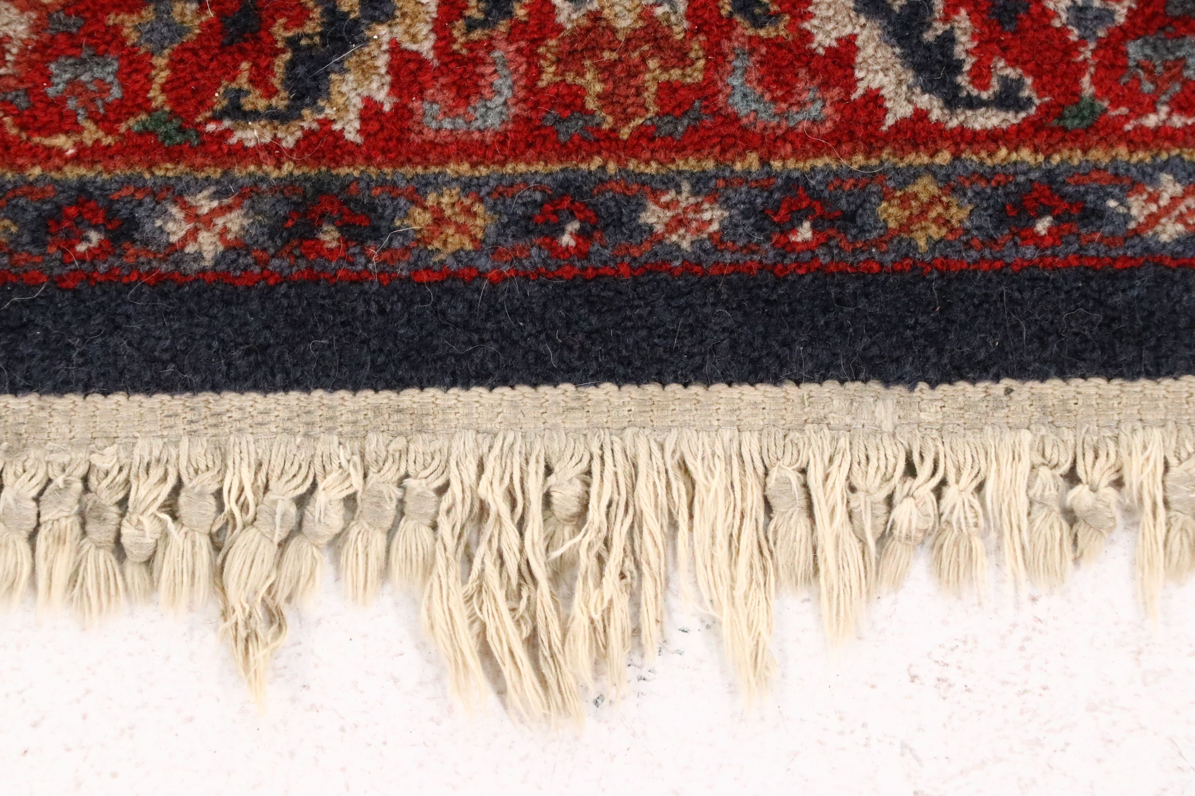 4'5 x 6'9 Machine Made Axminster Collection "Soumakan" Area Rug