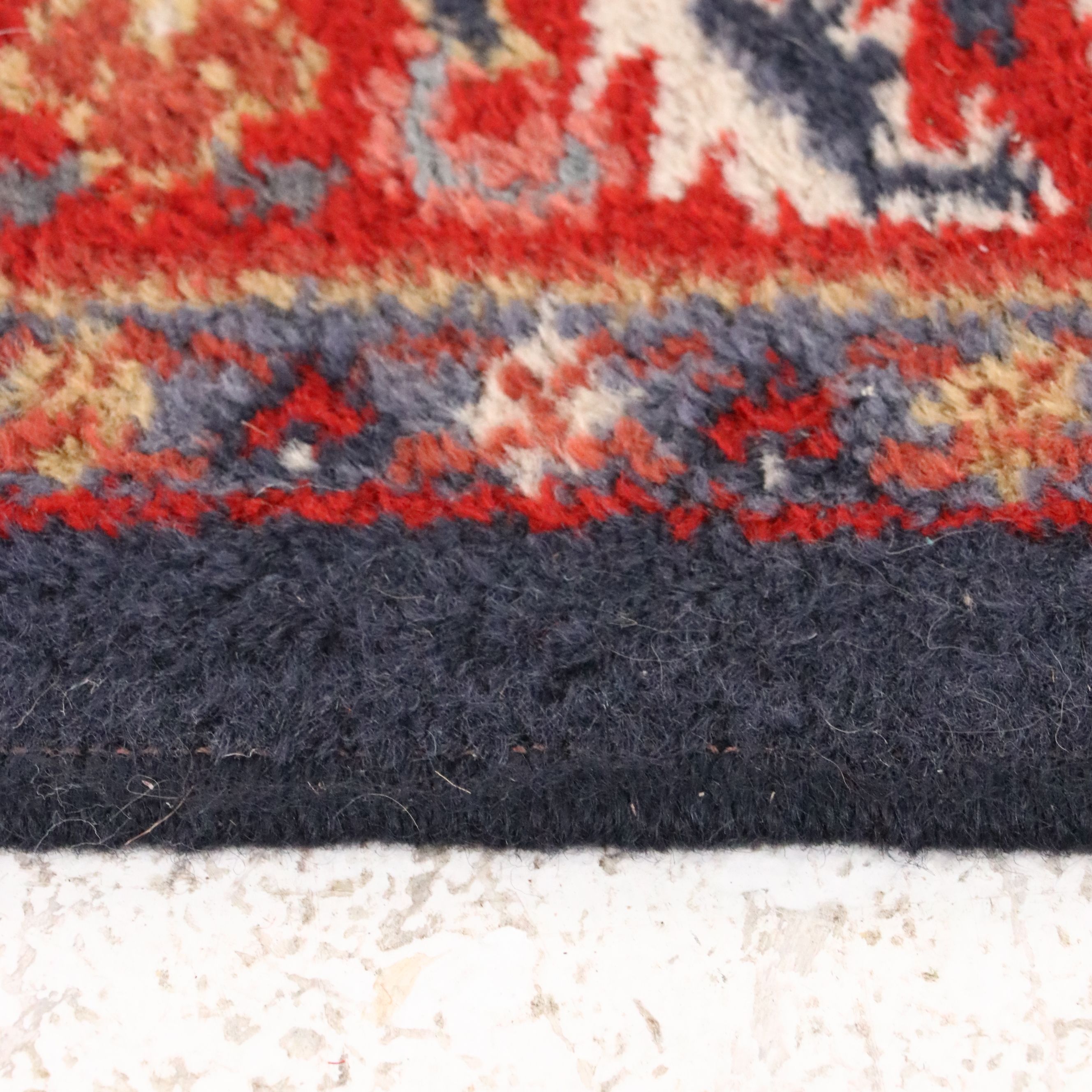 4'5 x 6'9 Machine Made Axminster Collection "Soumakan" Area Rug