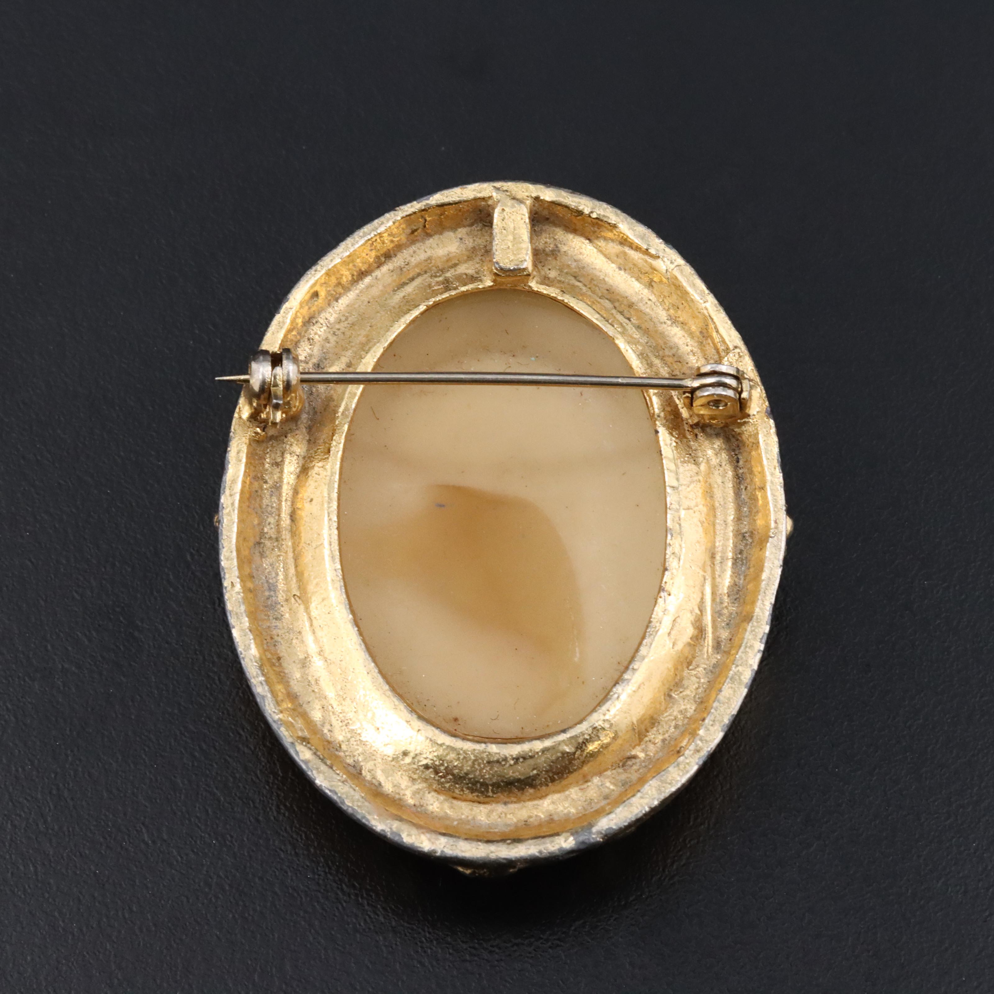 Vintage Cameo Brooch
