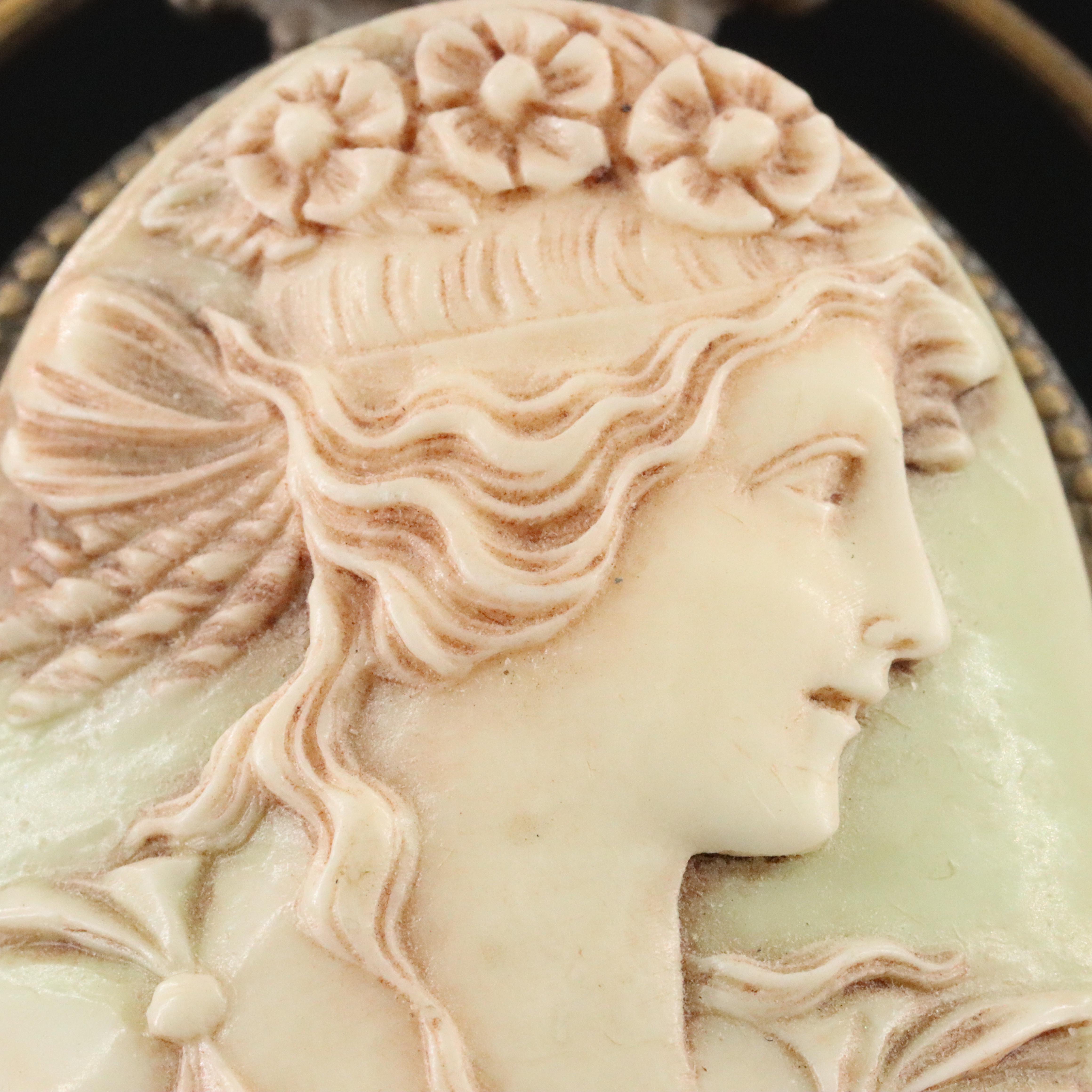 Vintage Cameo Brooch