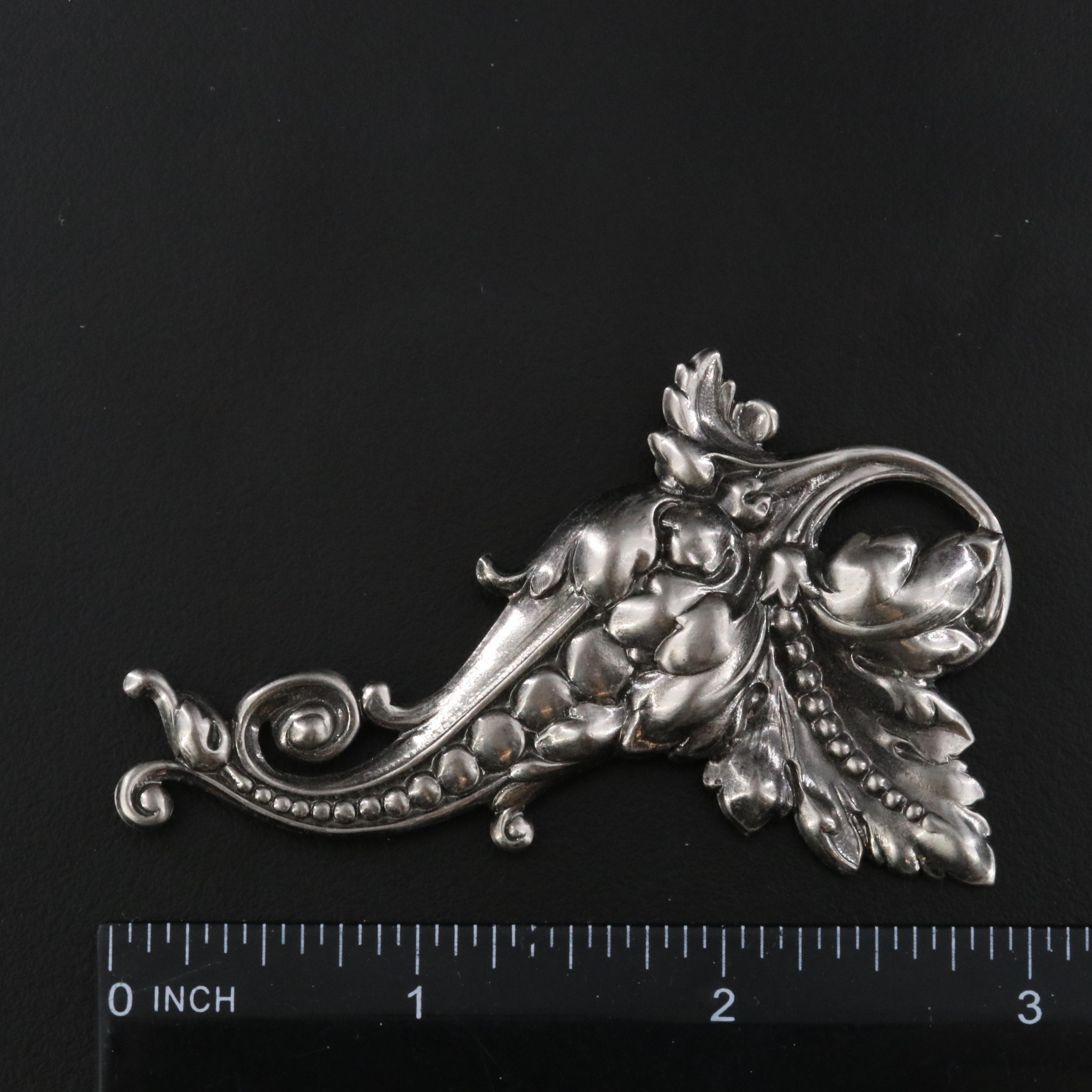 Horn, Faux Pearls and Rhinestones Featured in Vintage Jewelry Collection