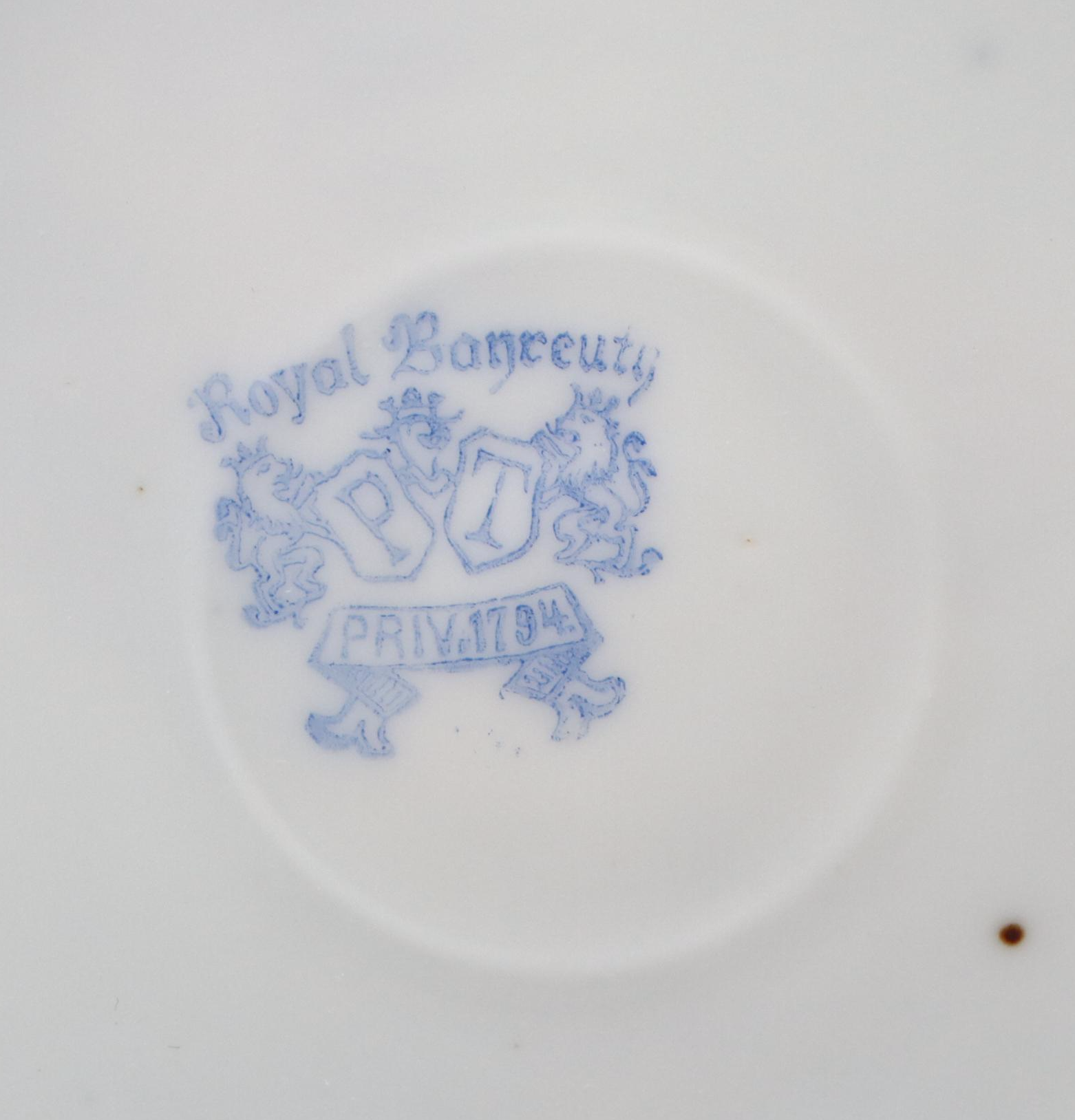 Royal Bayreuth Gilt-Accented Porcelain Cabinet Plates, Early to Mid-20th Century