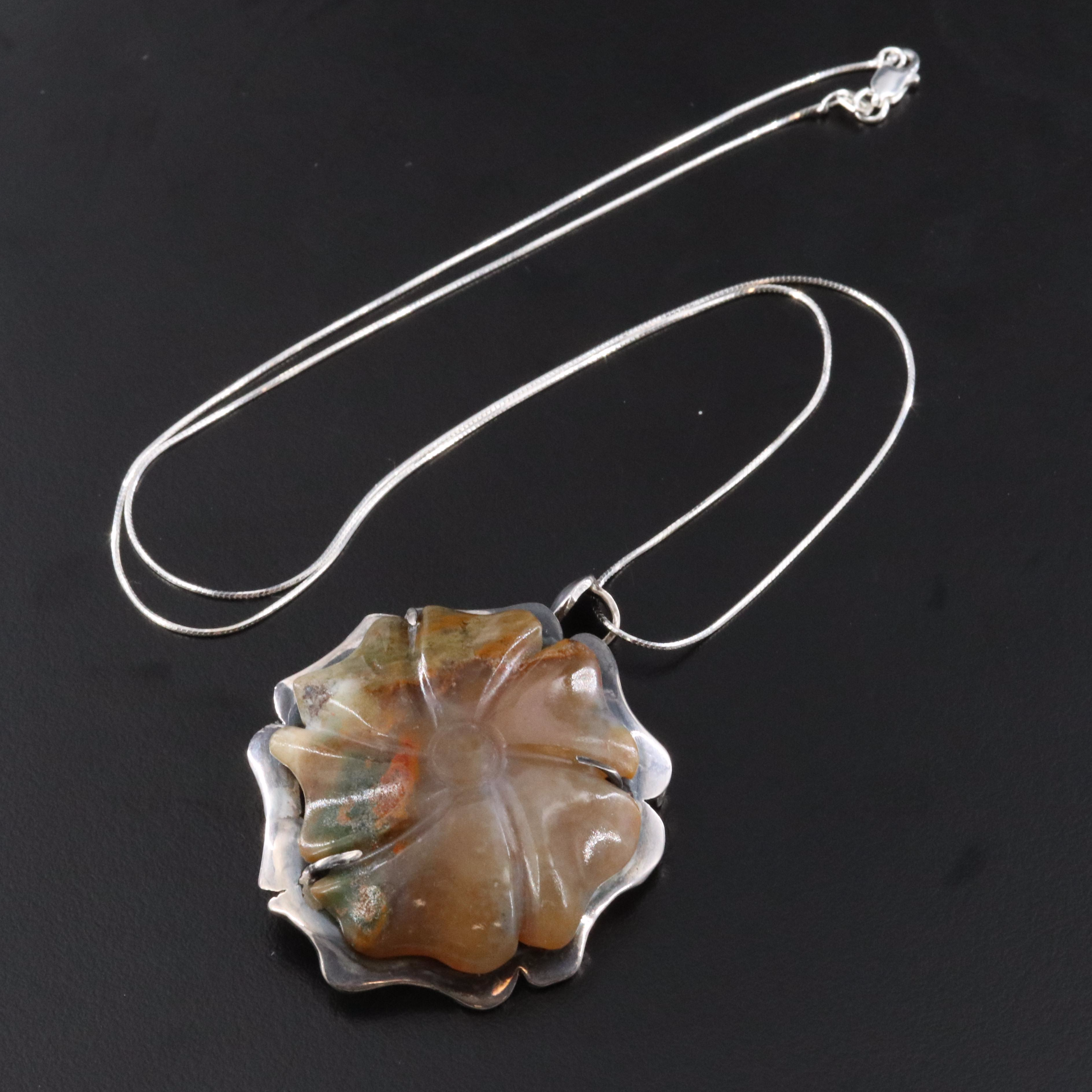 Vintage 900 Silver Agate Converter Pendant on Sterling Chain Necklace