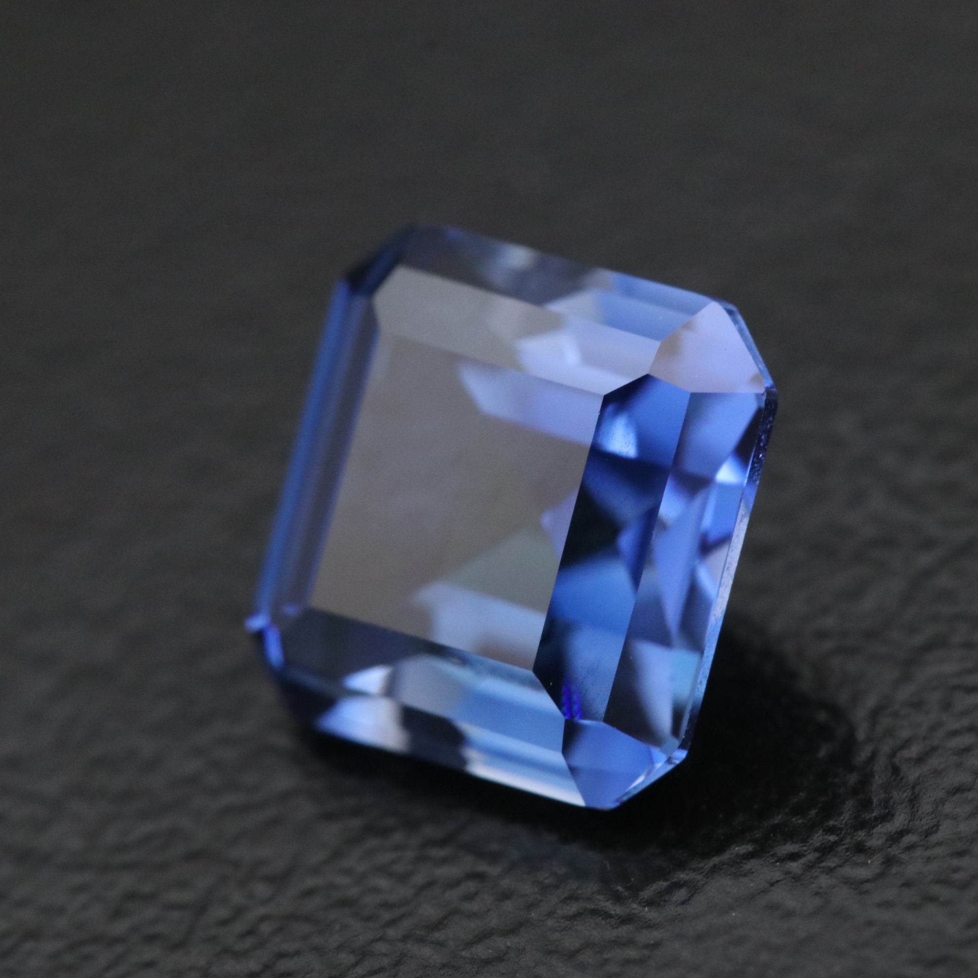 Loose 3.25 CT Lab Grown Sapphire