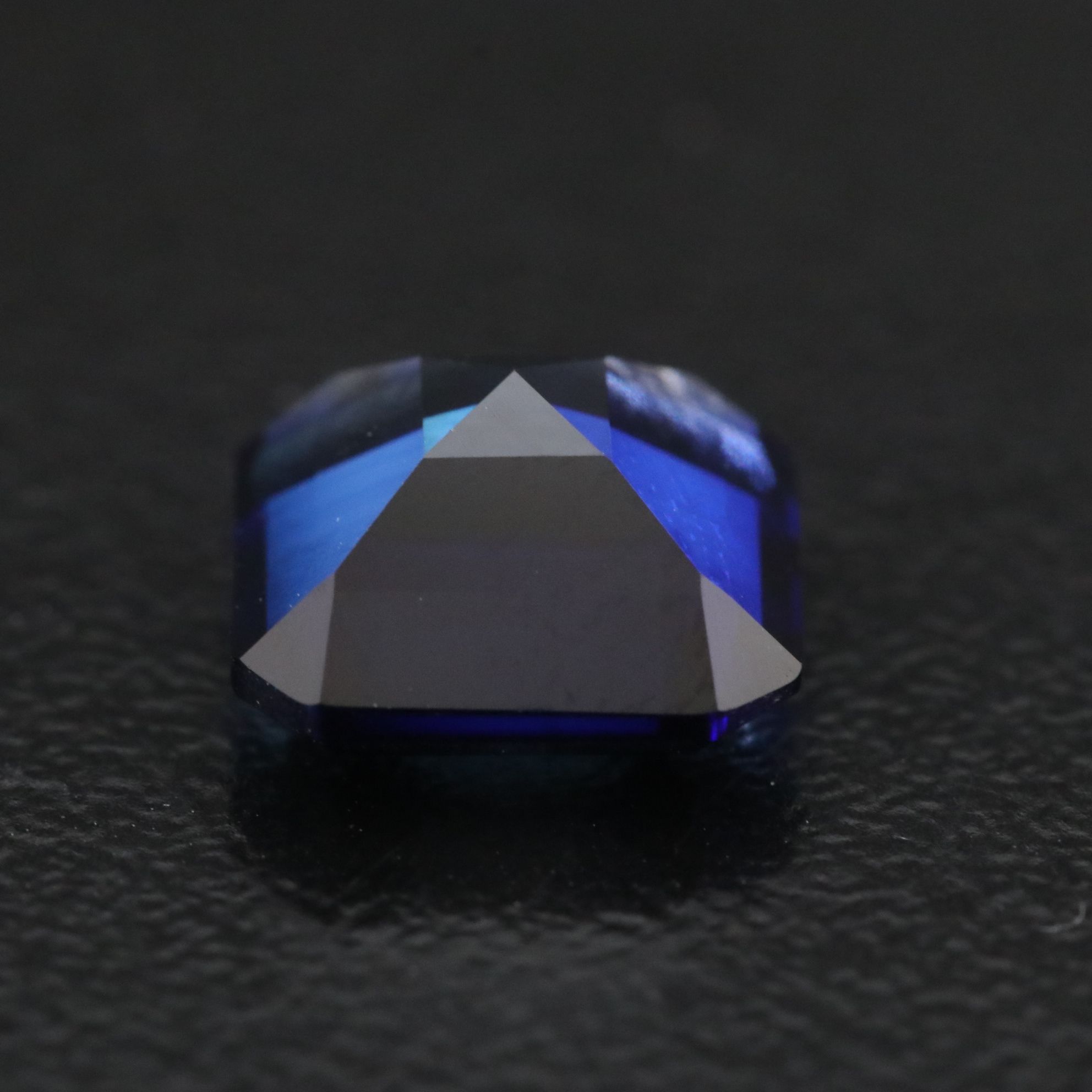 Loose 3.25 CT Lab Grown Sapphire