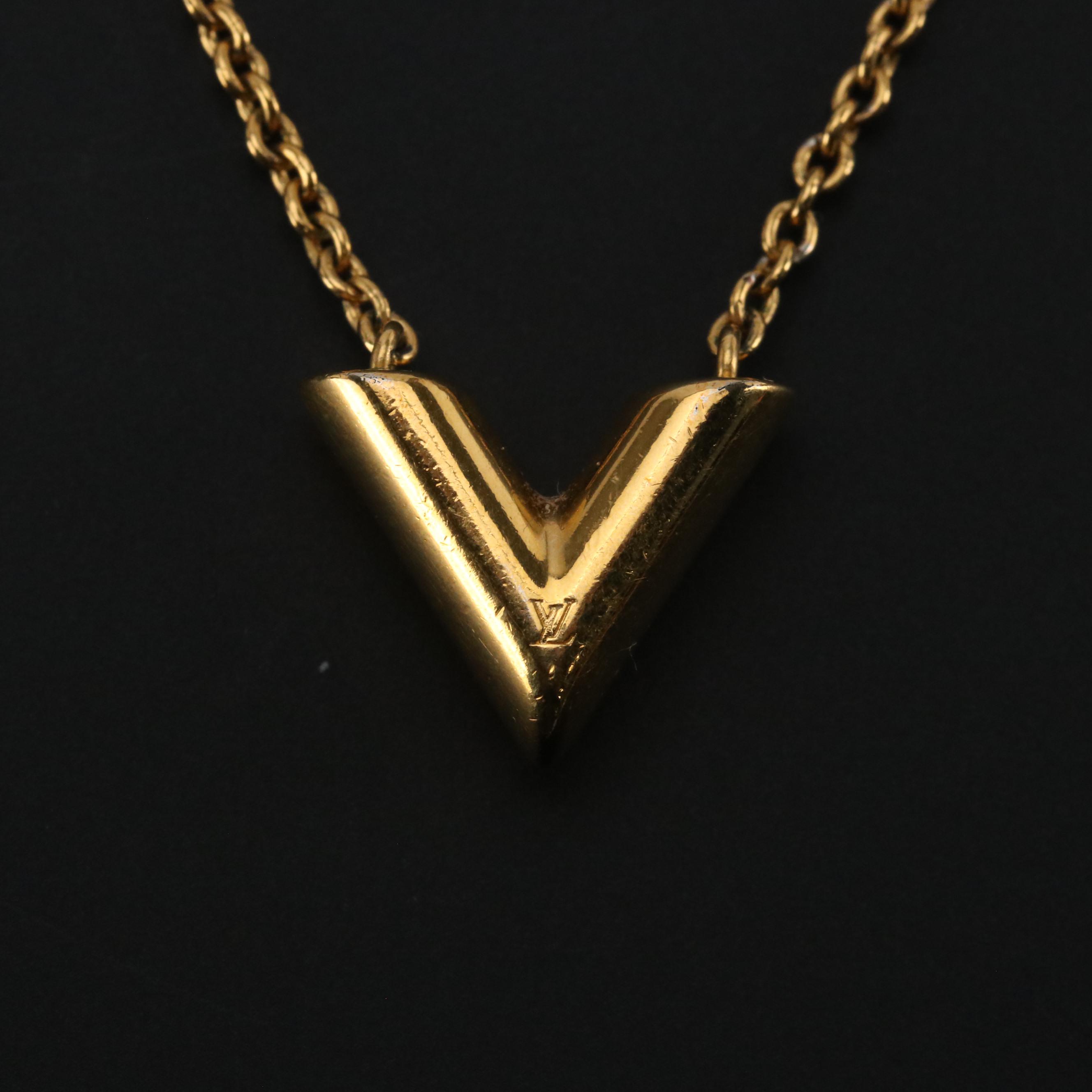 Louis Vuitton Essential V Necklace