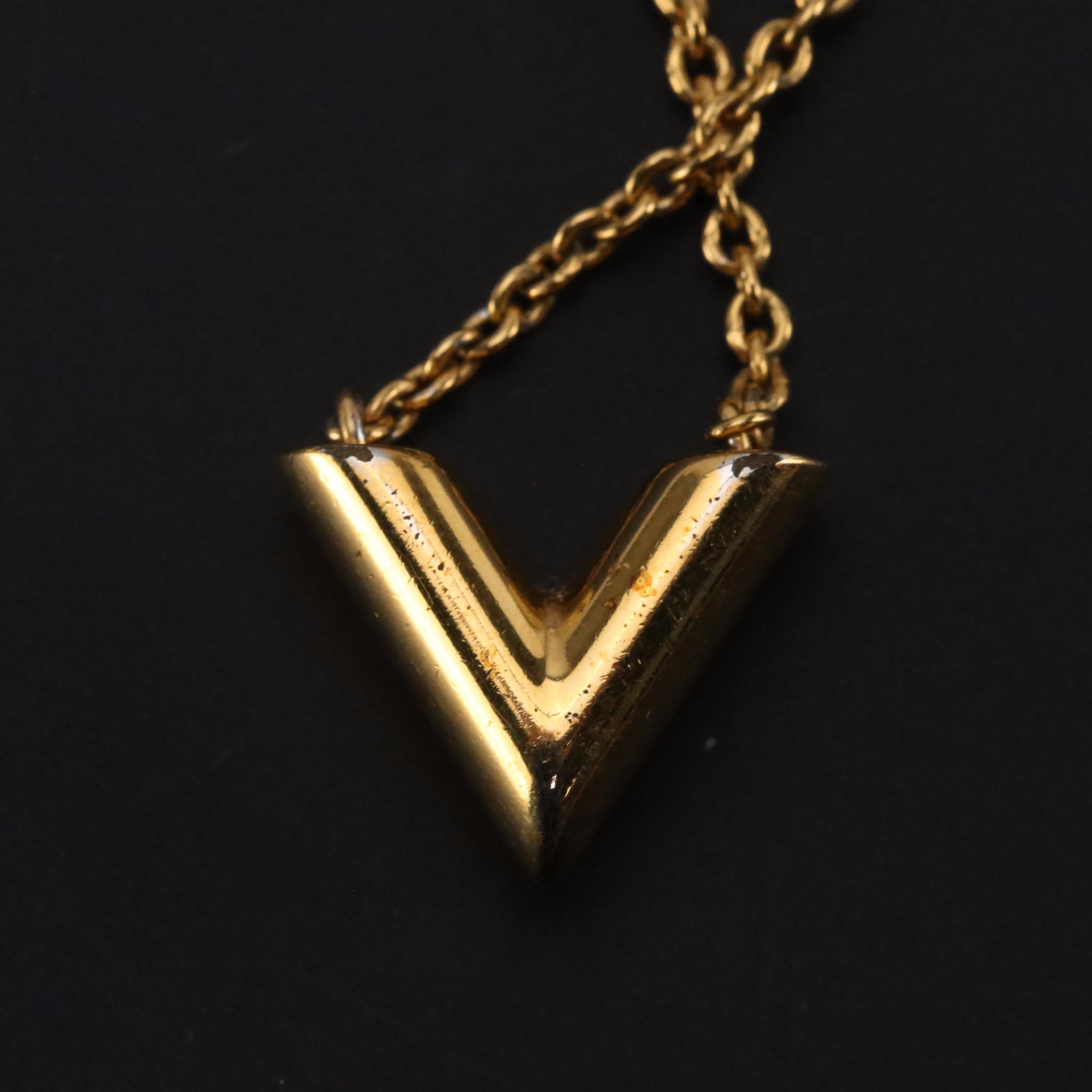 Louis Vuitton Essential V Necklace