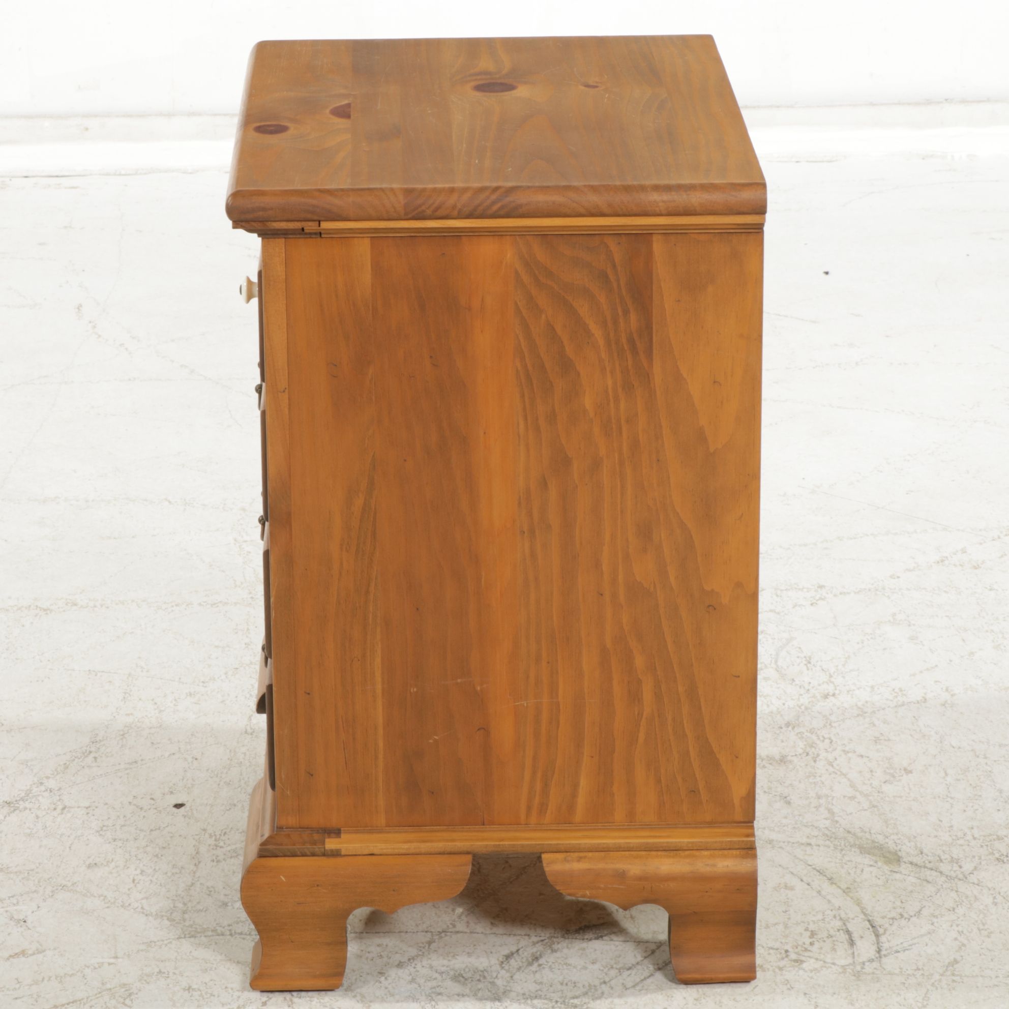 Ethan Allen Federal Style Pine Nightstand