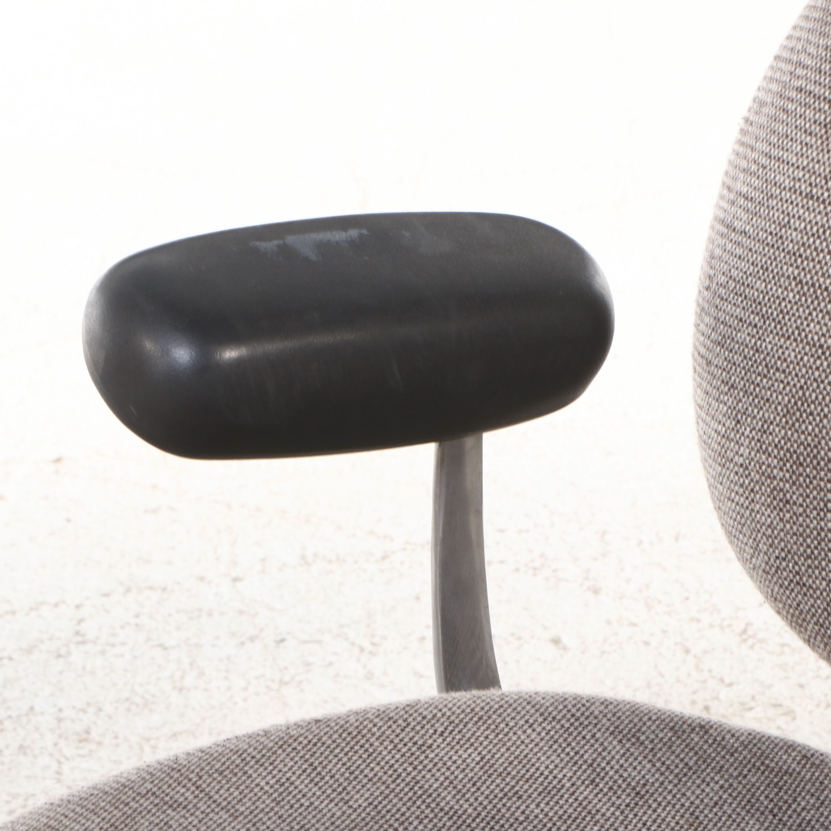 Herman Miller Aluminum Group Office Chairs