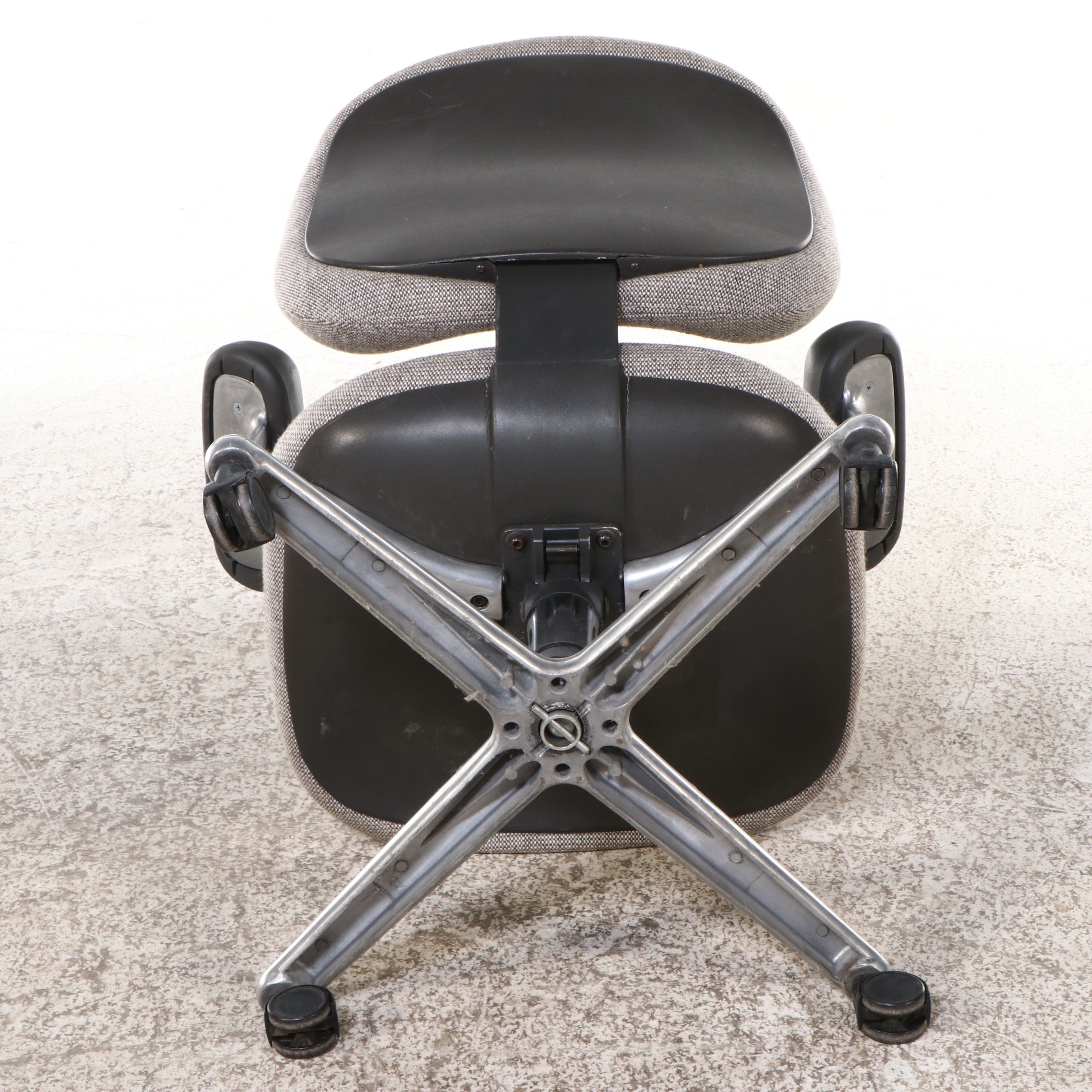 Herman Miller Aluminum Group Office Chairs