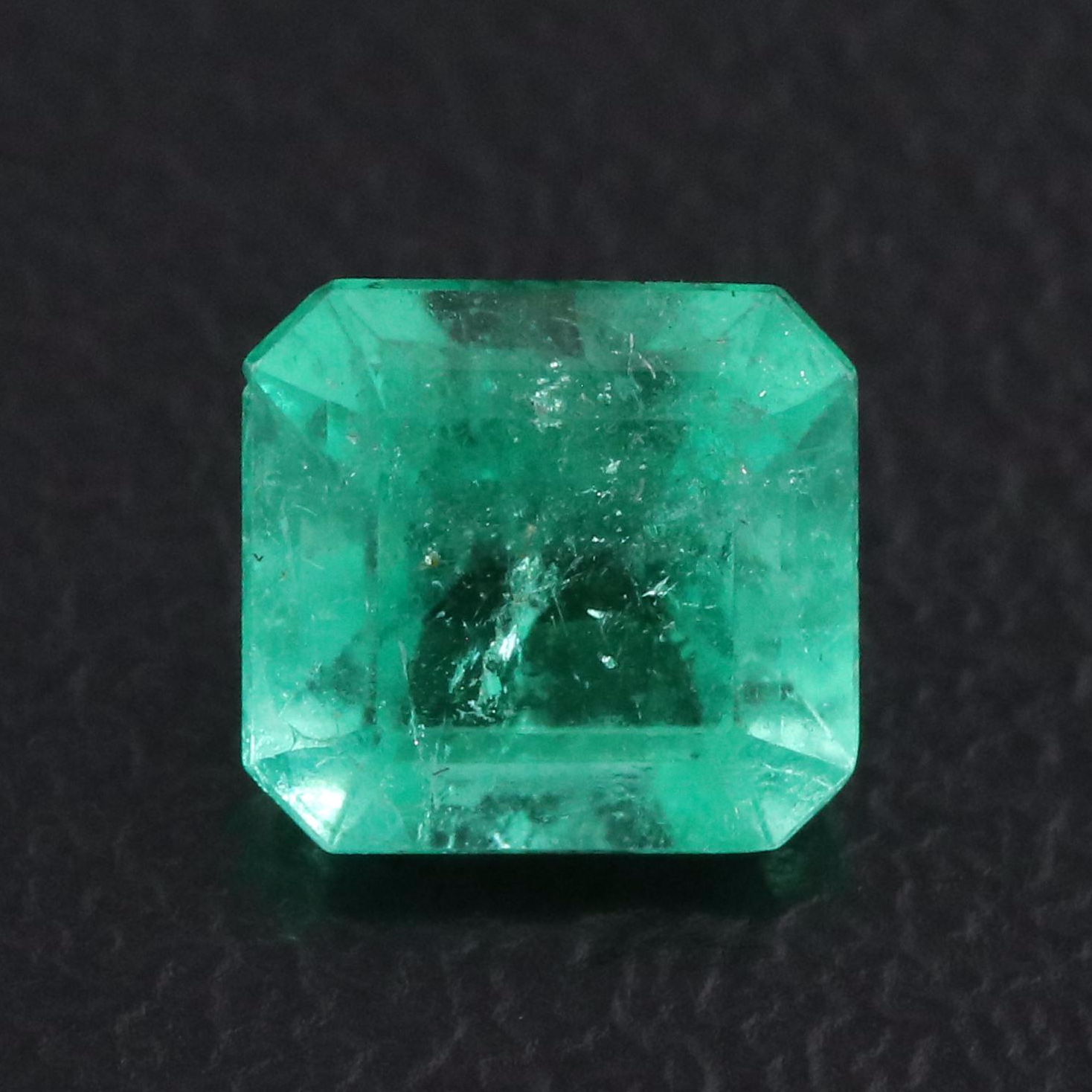 Loose 0.80 CT Emerald