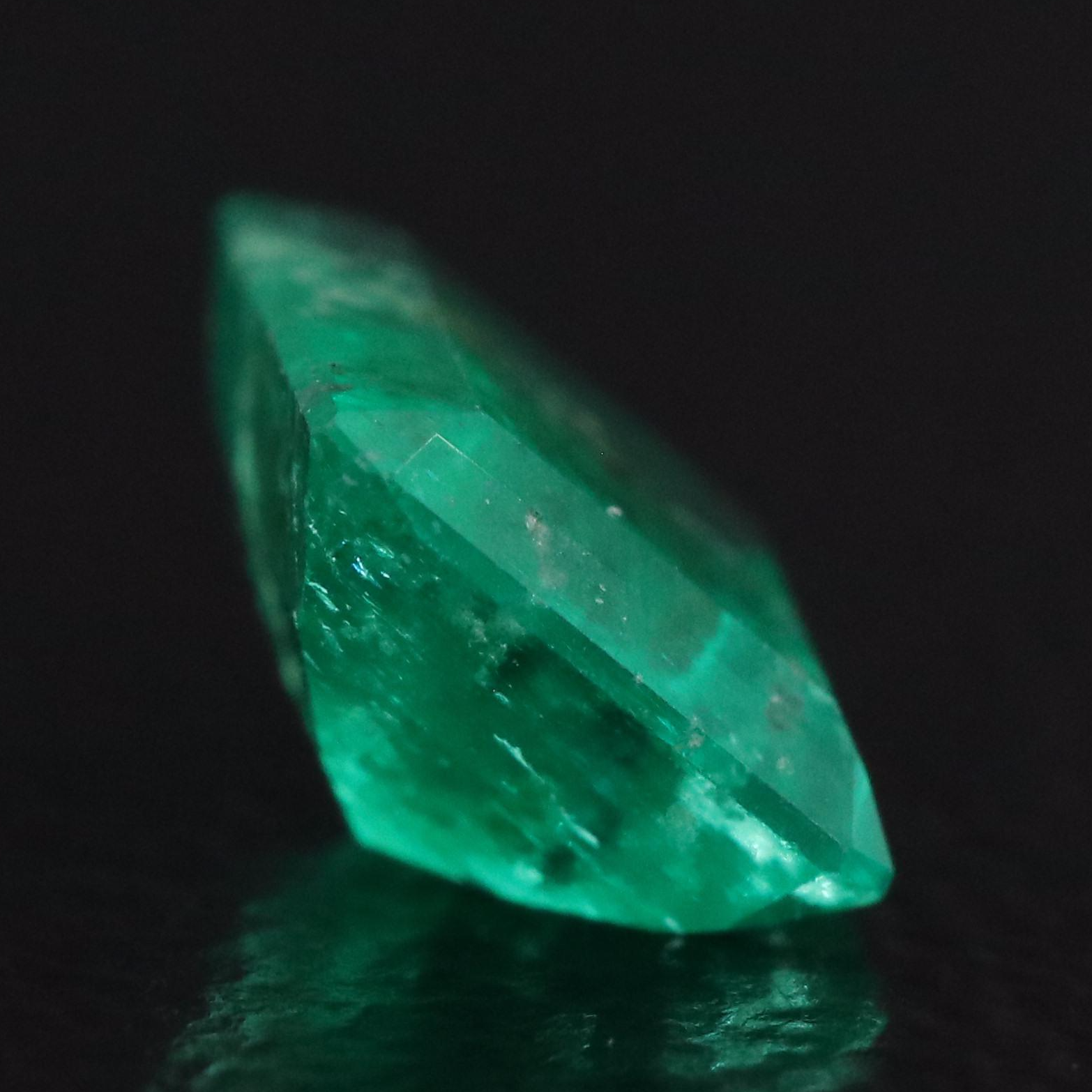 Loose 0.52 CT Emerald
