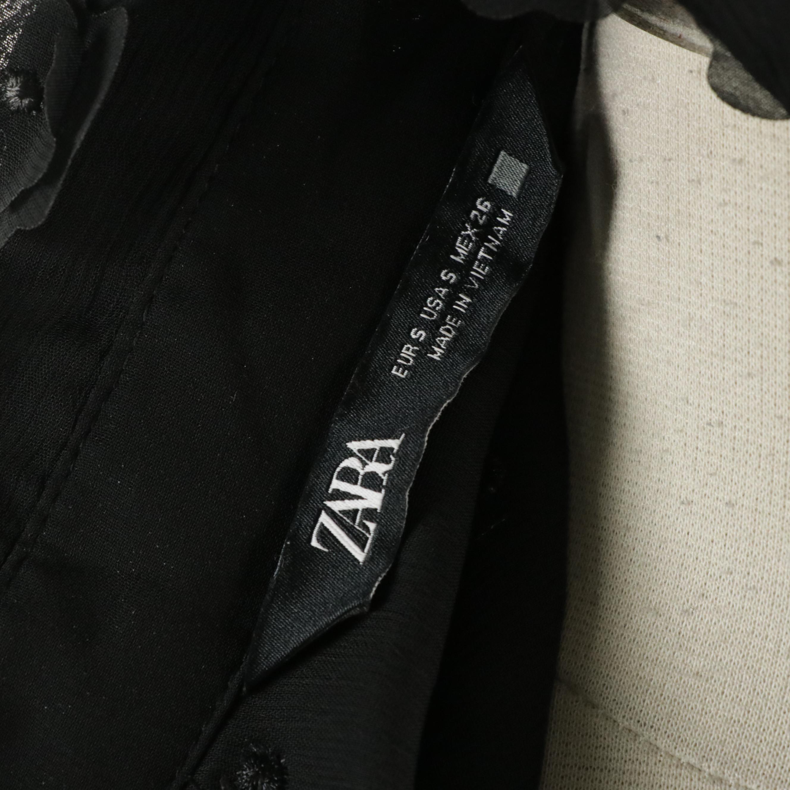 Zara Floral Appliqué Long Sleeve Blouse and Green/Black Houndstooth Plaid Jacket