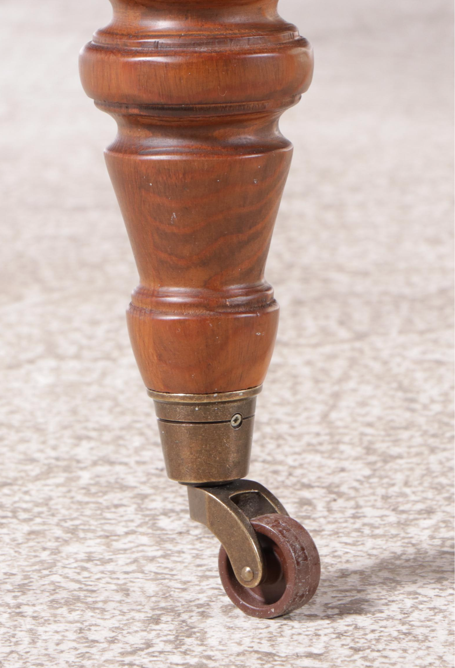 Eight Piece Pottery Barn English Style Dining Set with "Oxford" Table