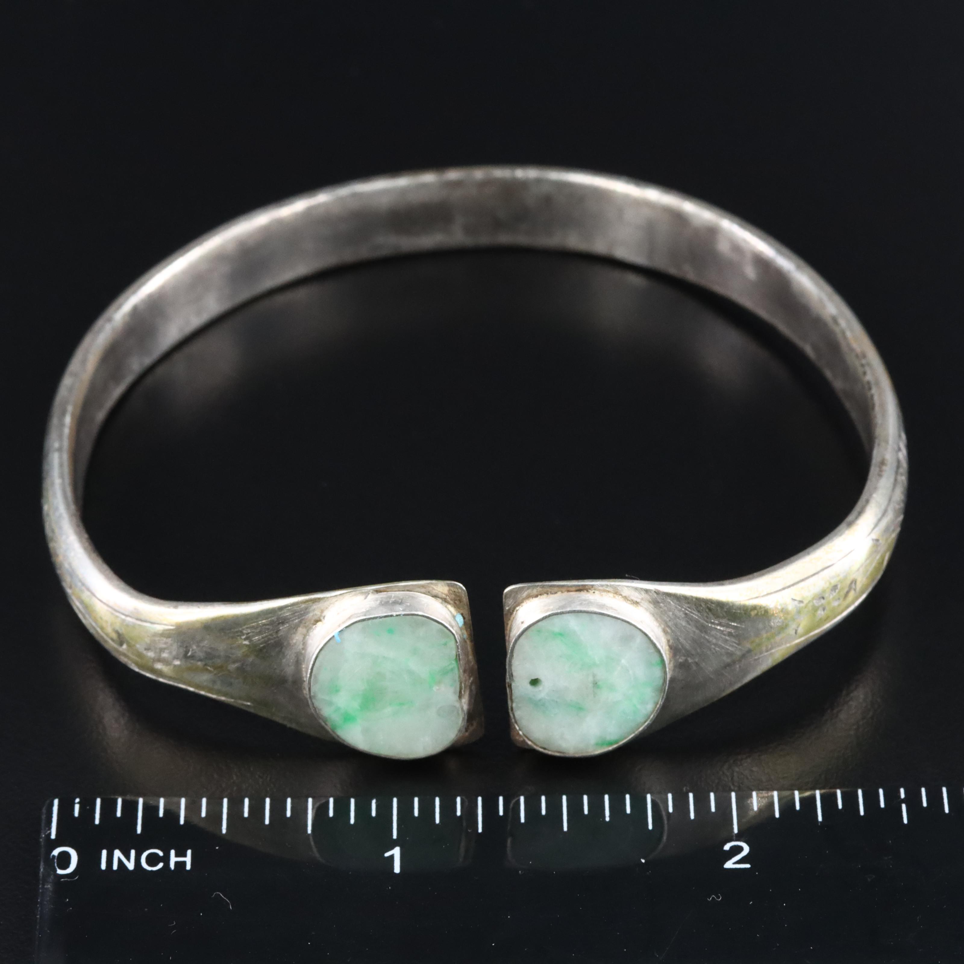 Chinese Jadeite Floral Bracelet