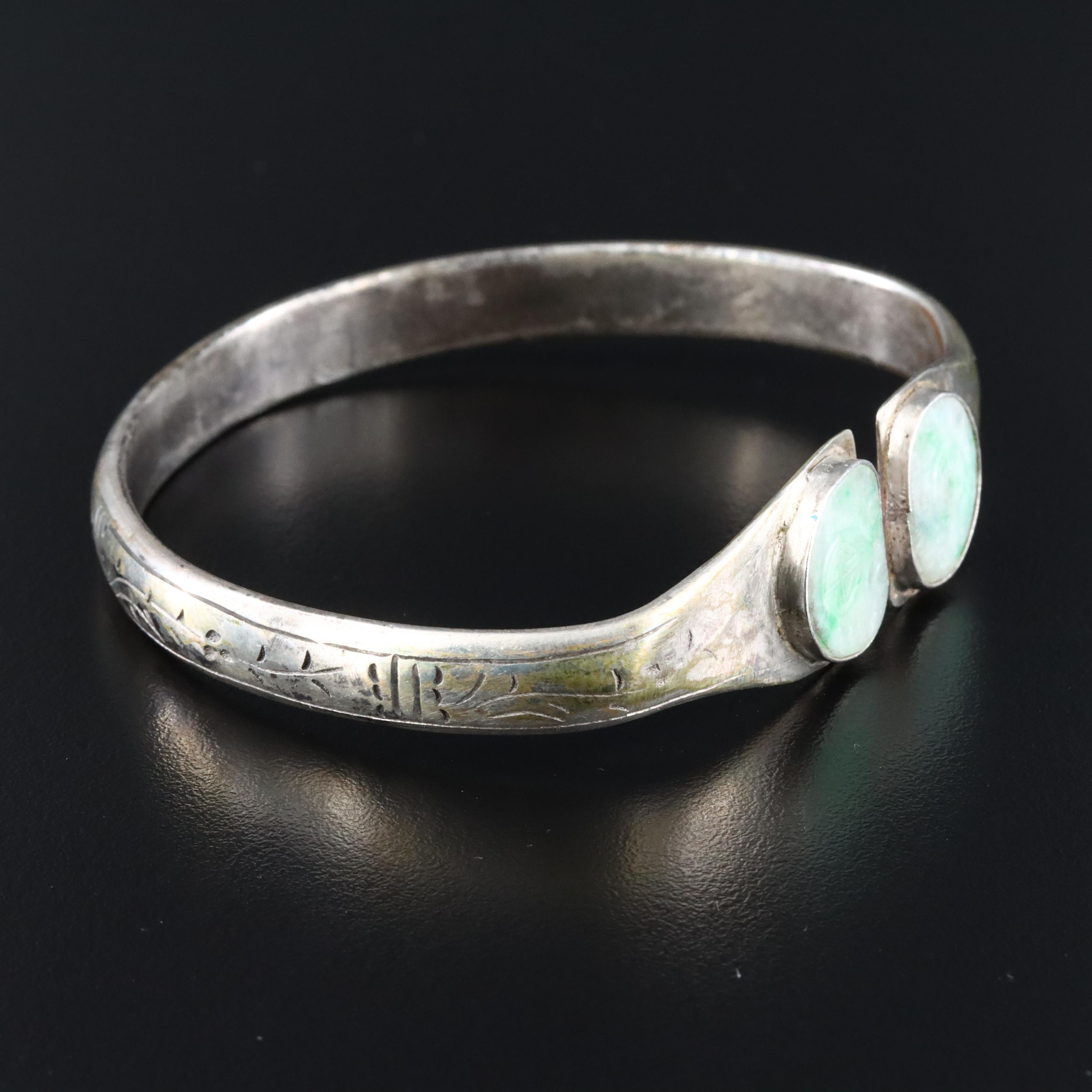 Chinese Jadeite Floral Bracelet