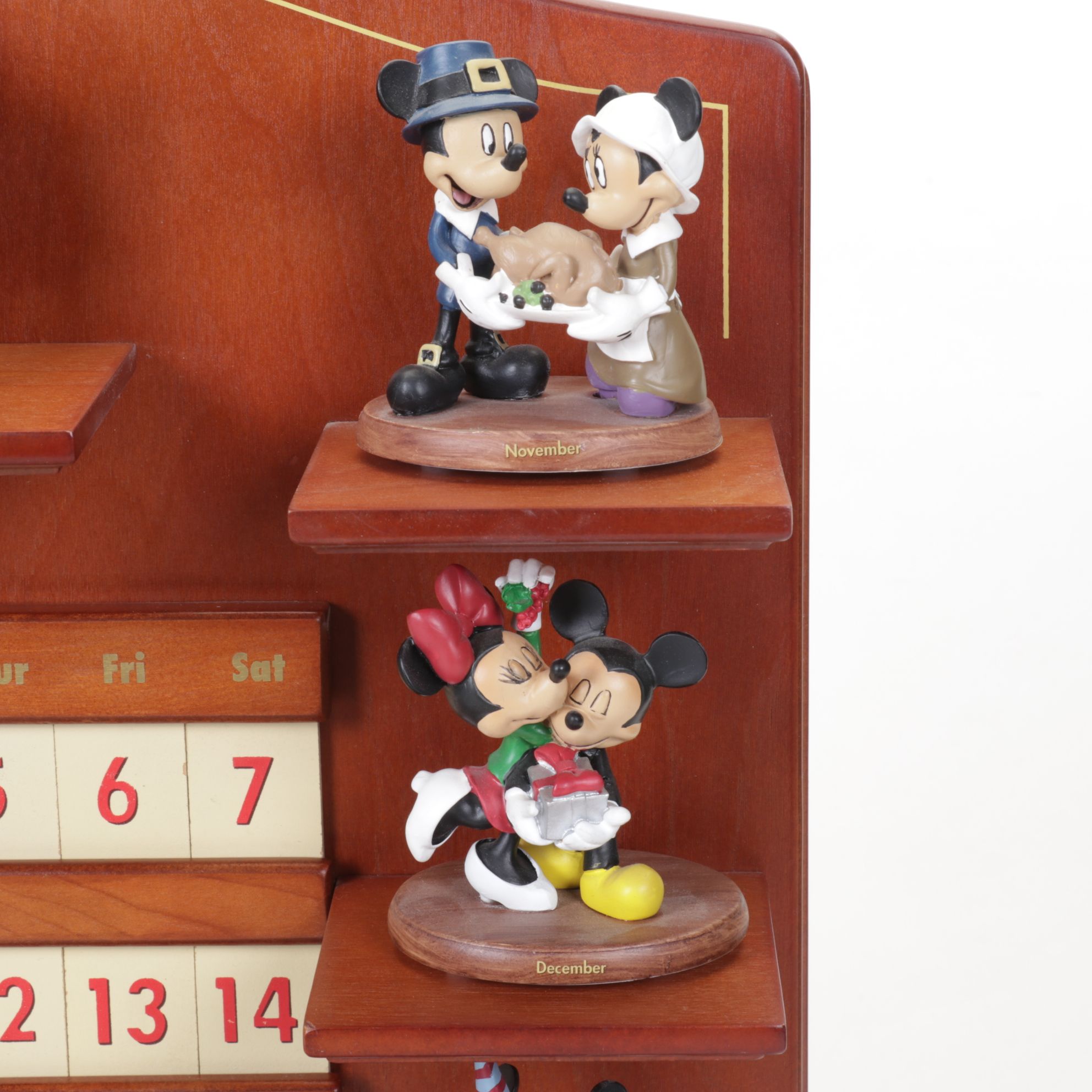 Mickey & Minnie Mouse Perpetual Calendar with Figurines