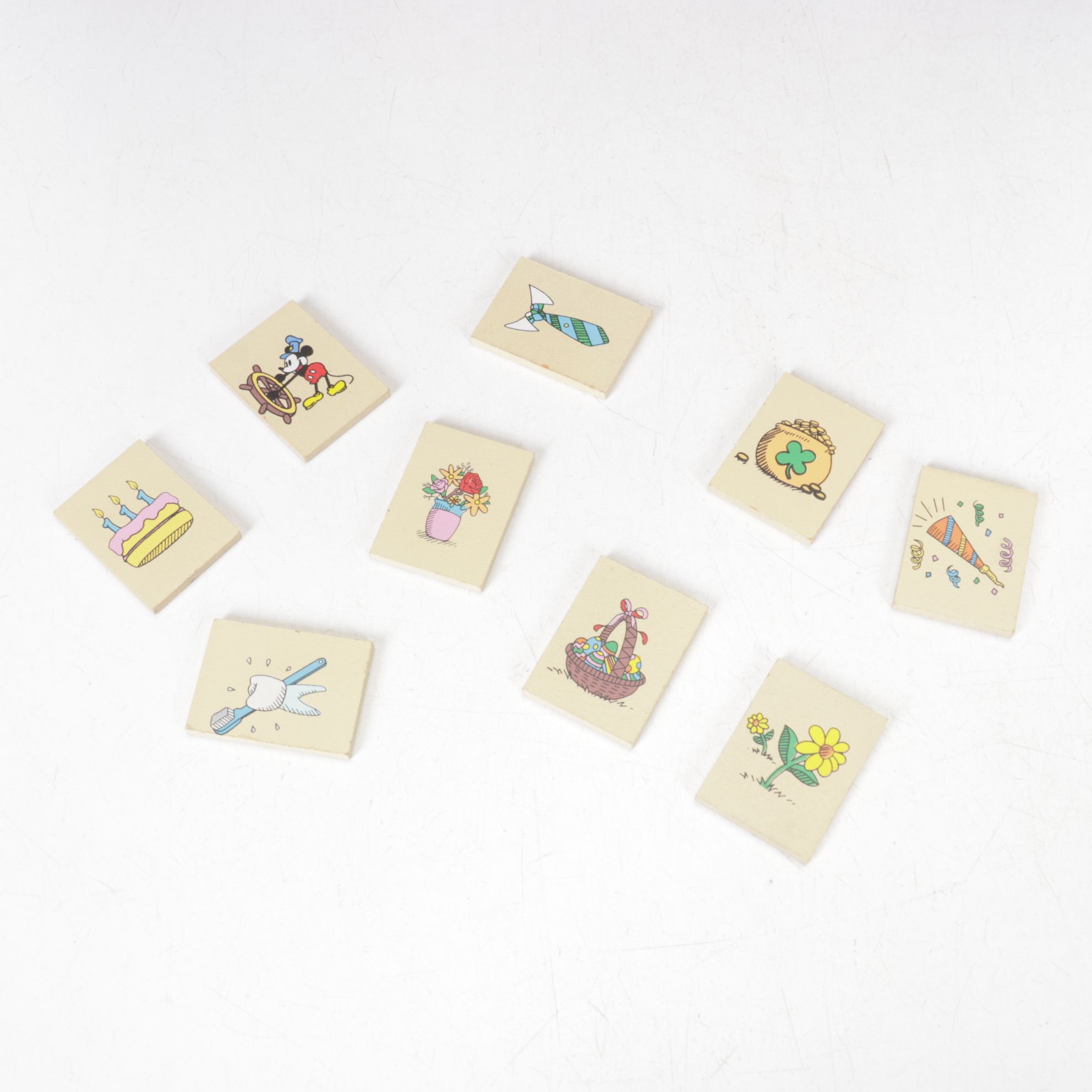 Mickey & Minnie Mouse Perpetual Calendar with Figurines