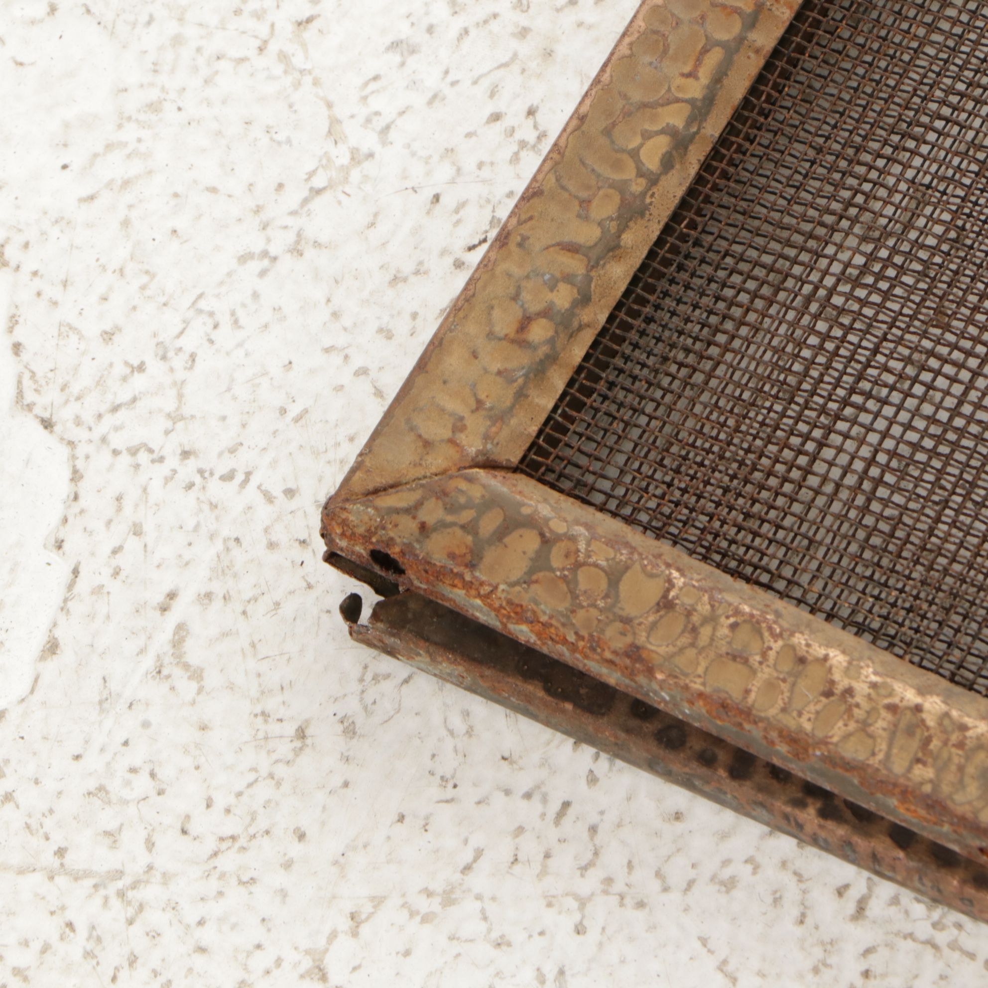 Hammered Brass Tri-Panel Fireplace Screen