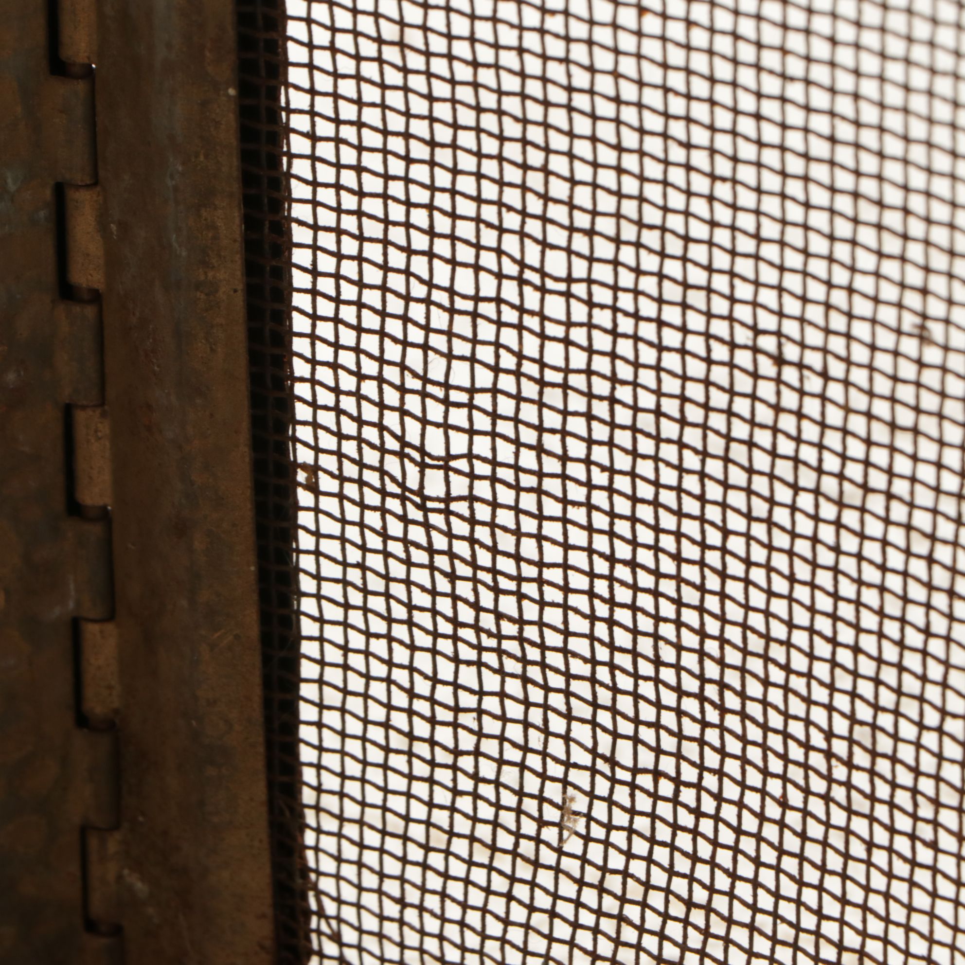 Hammered Brass Tri-Panel Fireplace Screen