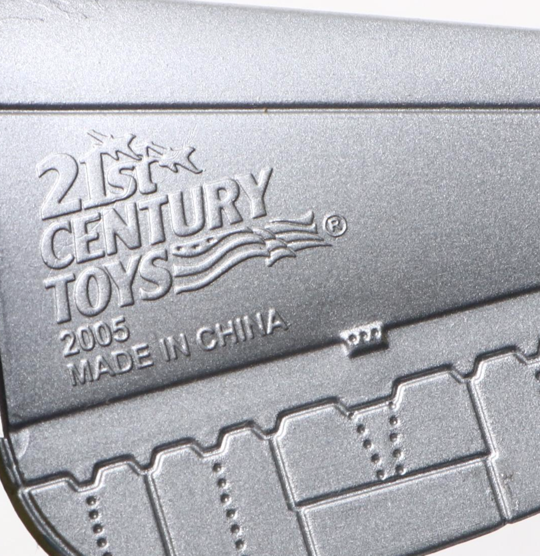 WWII Era Model Aircraft and Other Figures Featuring P-47 Thunderbolt and More