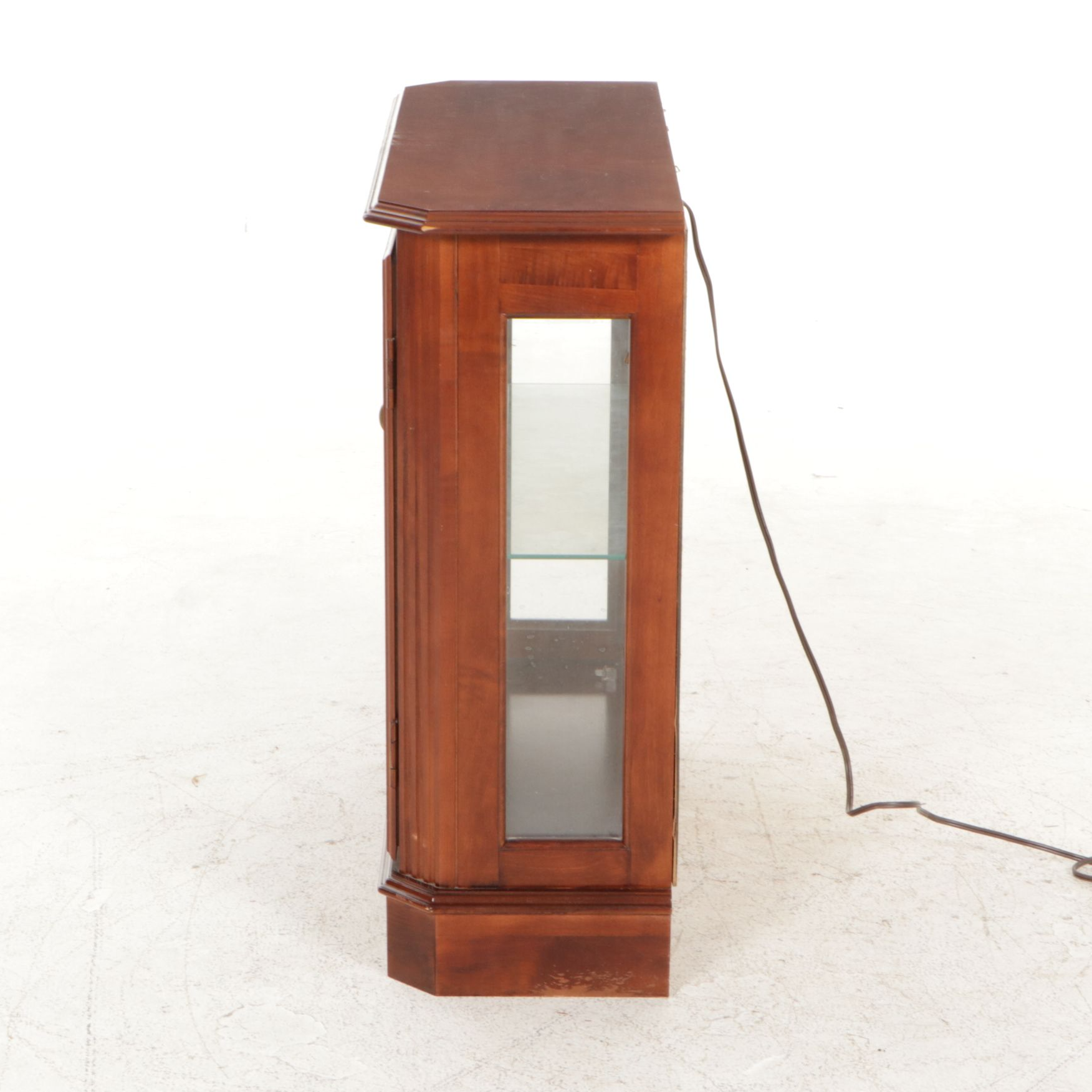 Pulaski Furniture Lighted Display Cabinet