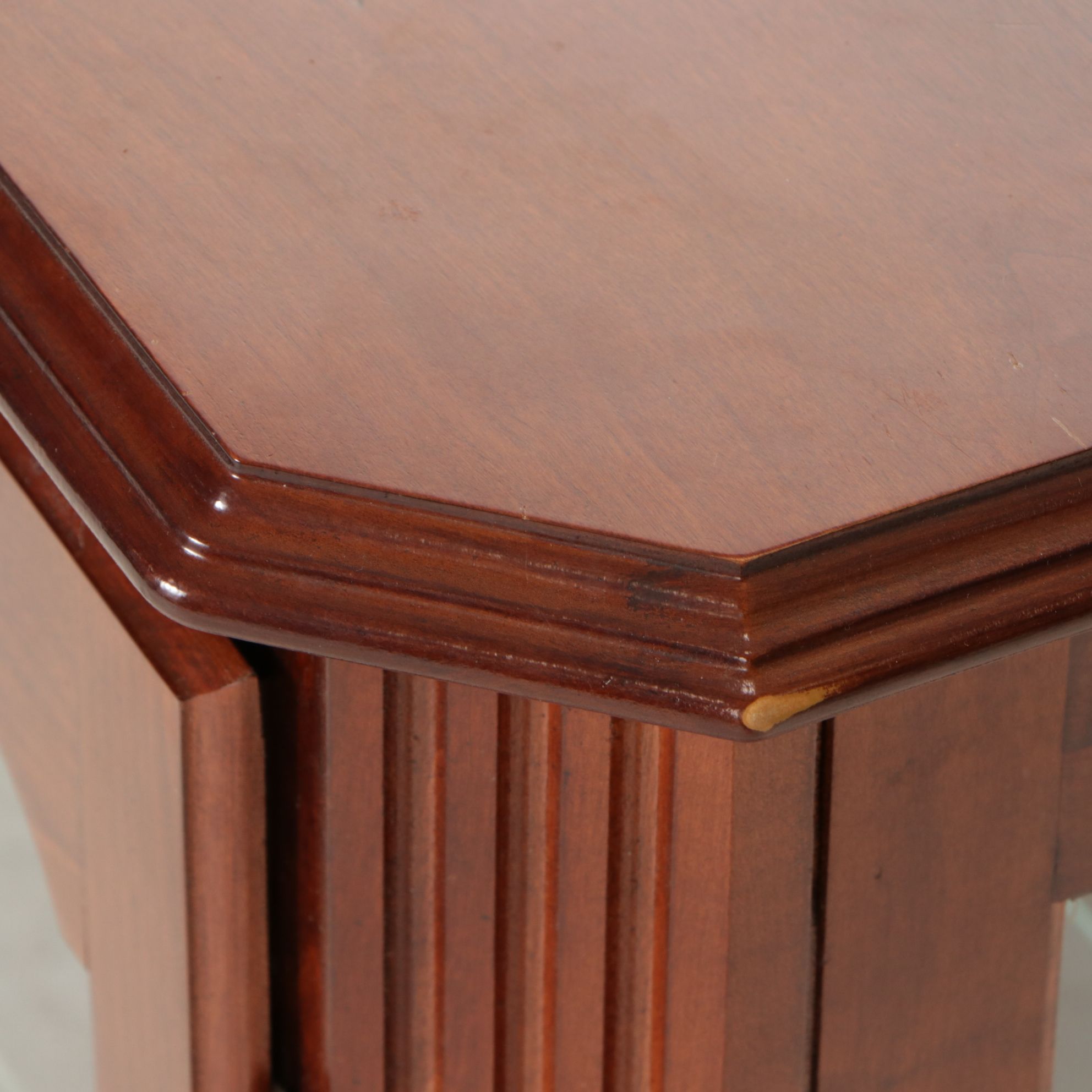 Pulaski Furniture Lighted Display Cabinet