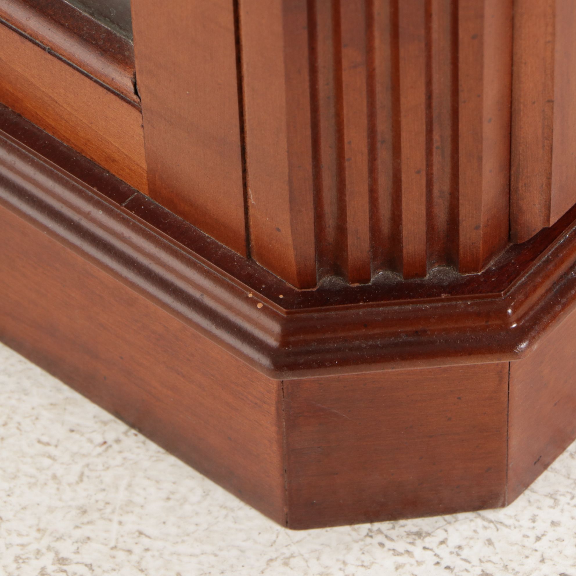 Pulaski Furniture Lighted Display Cabinet