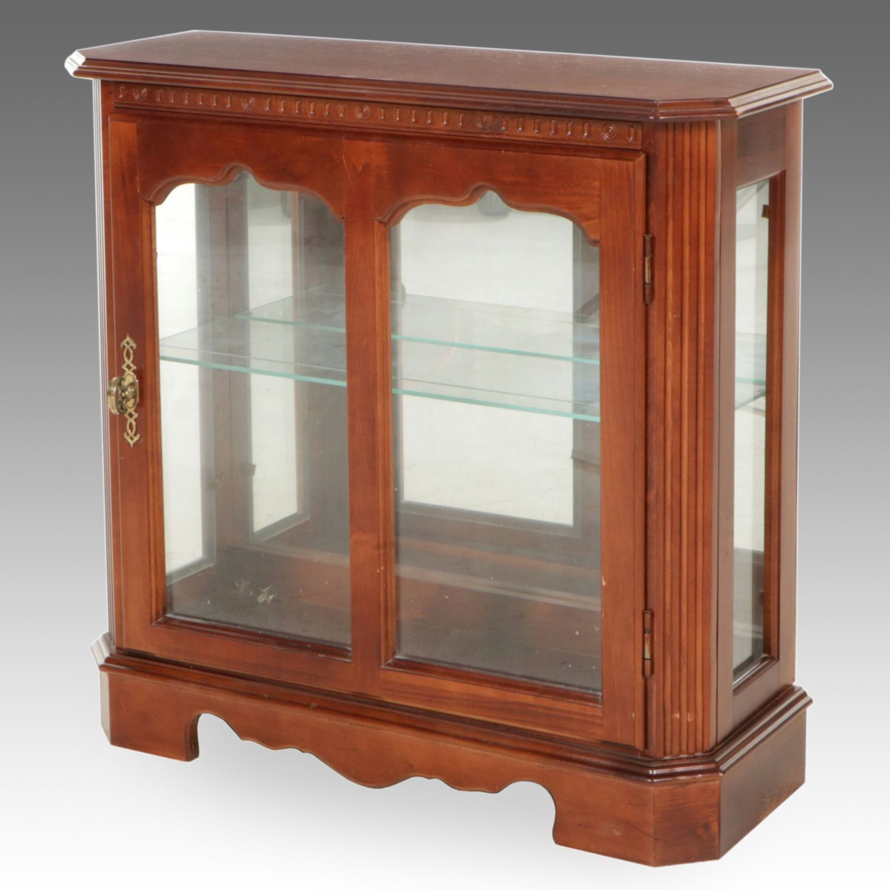 Pulaski Furniture Lighted Display Cabinet