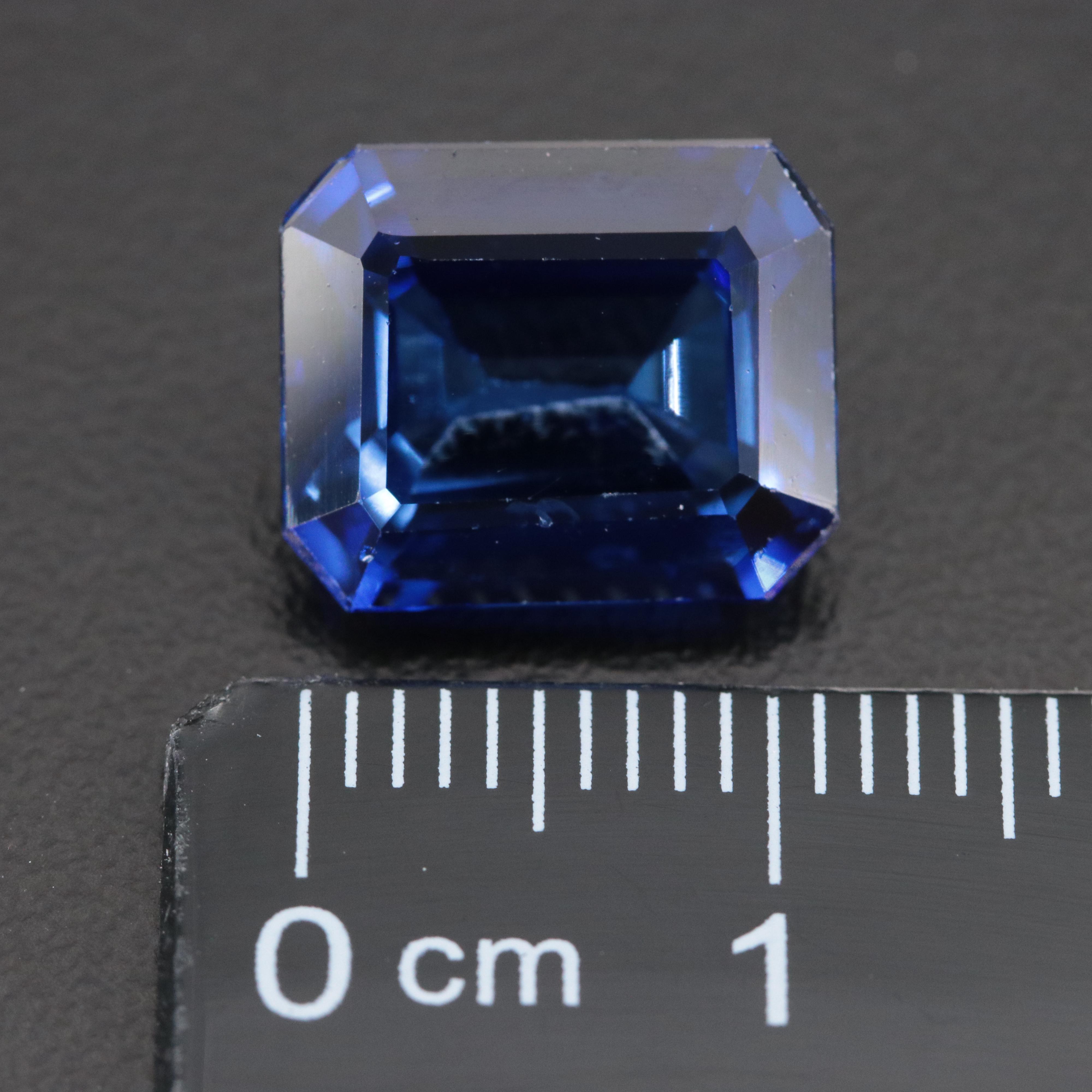 Loose 7.65 CT Lab Grown Sapphire