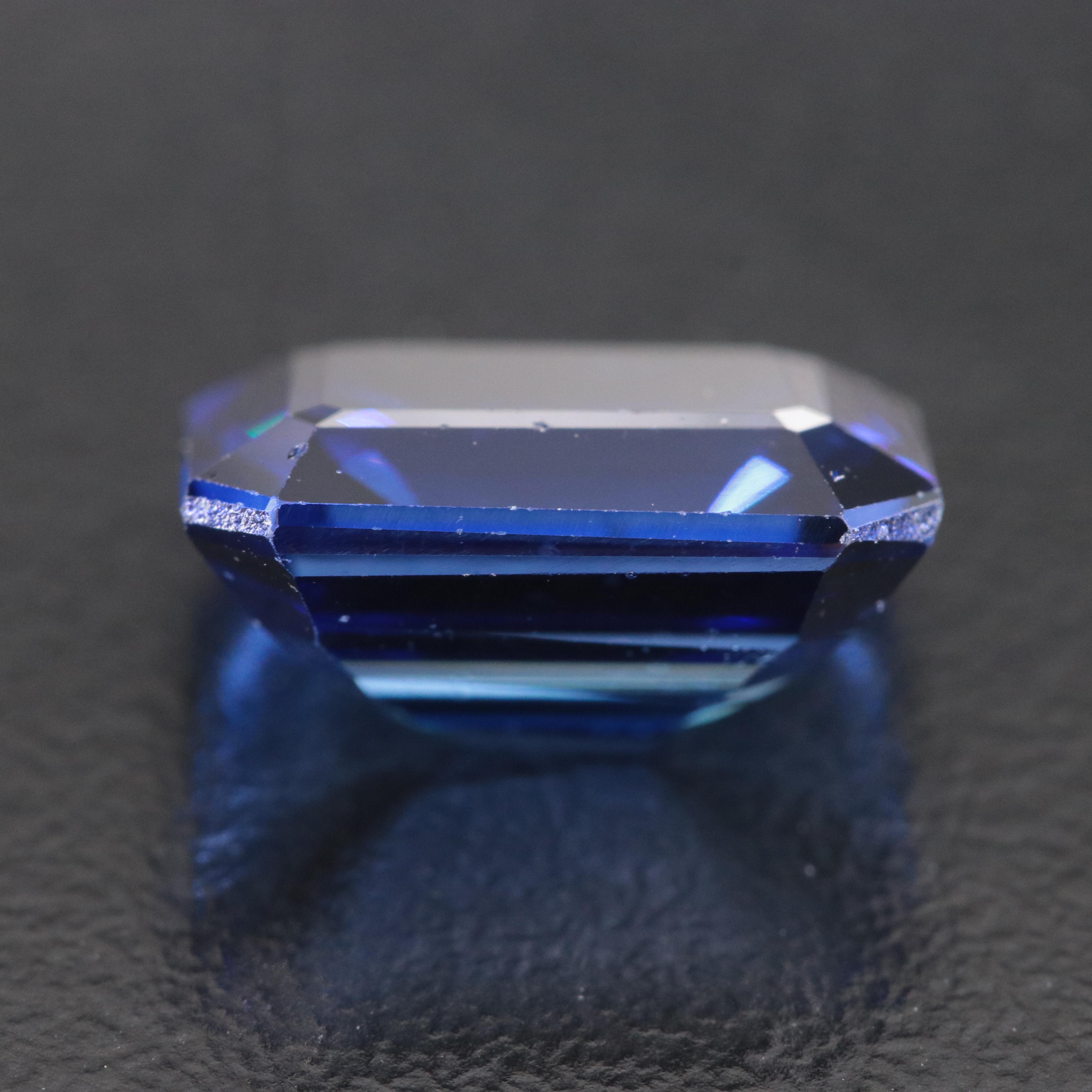 Loose 7.65 CT Lab Grown Sapphire