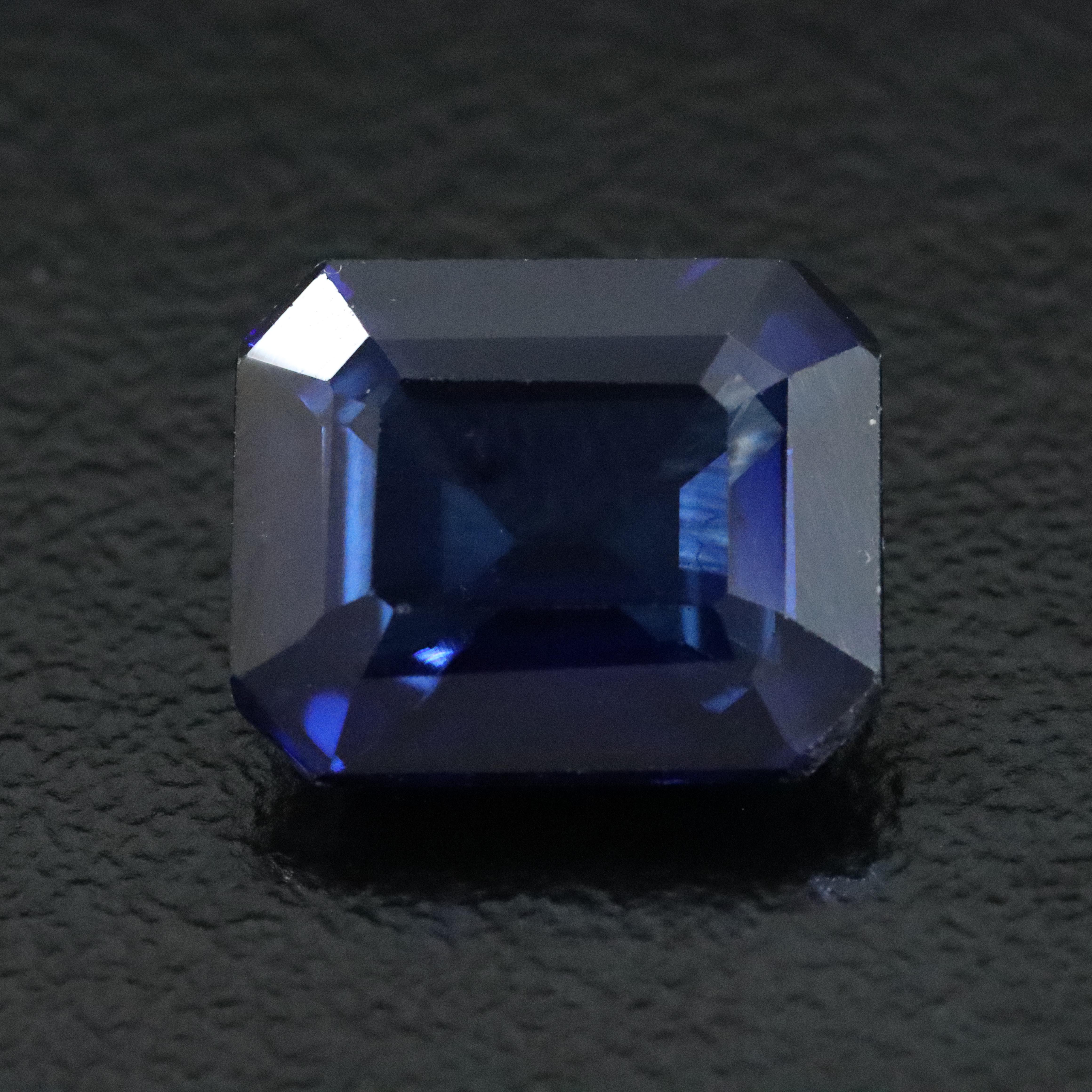 Loose 5.35 CT Lab Grown Sapphire