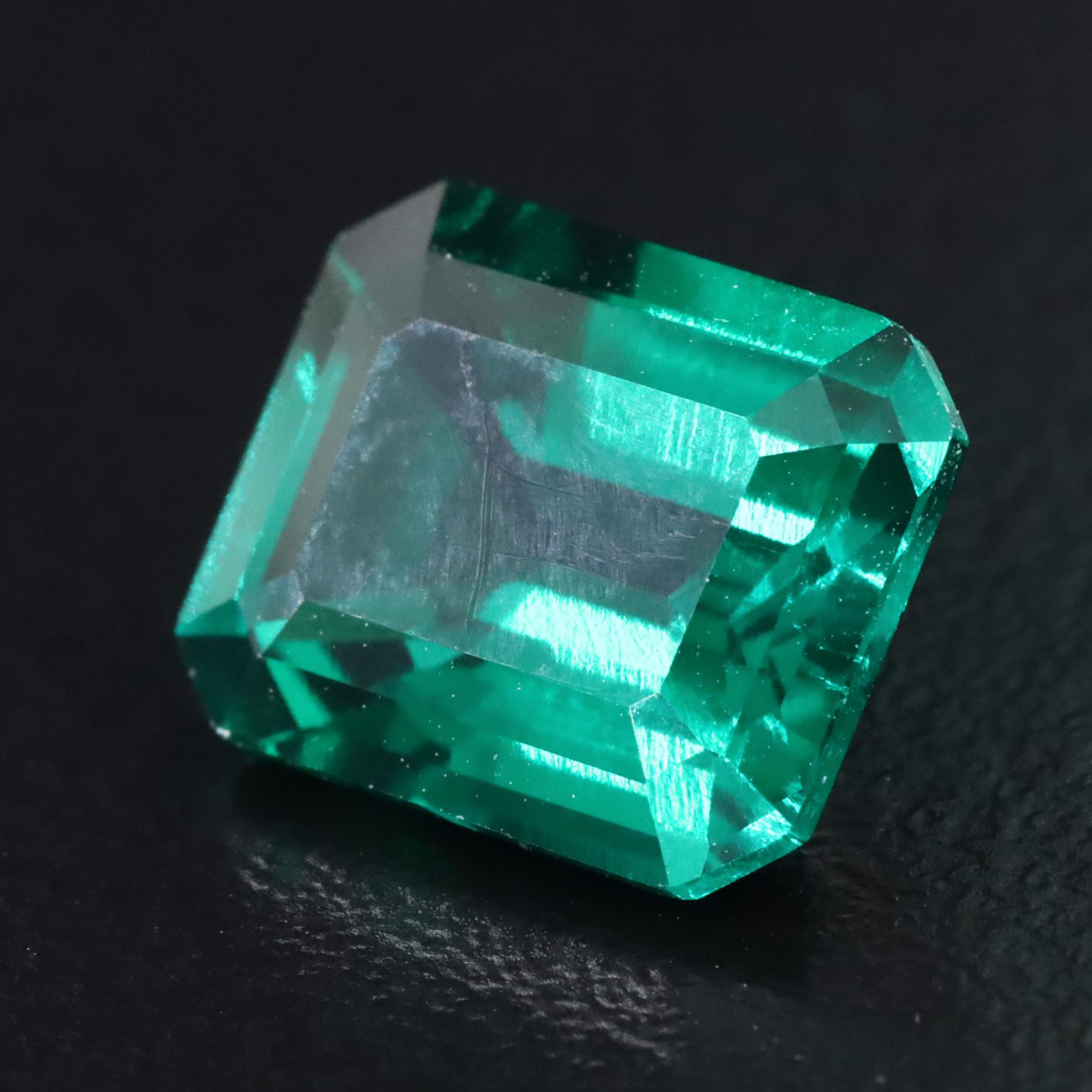 Loose 2.80 CT Lab Grown Emerald