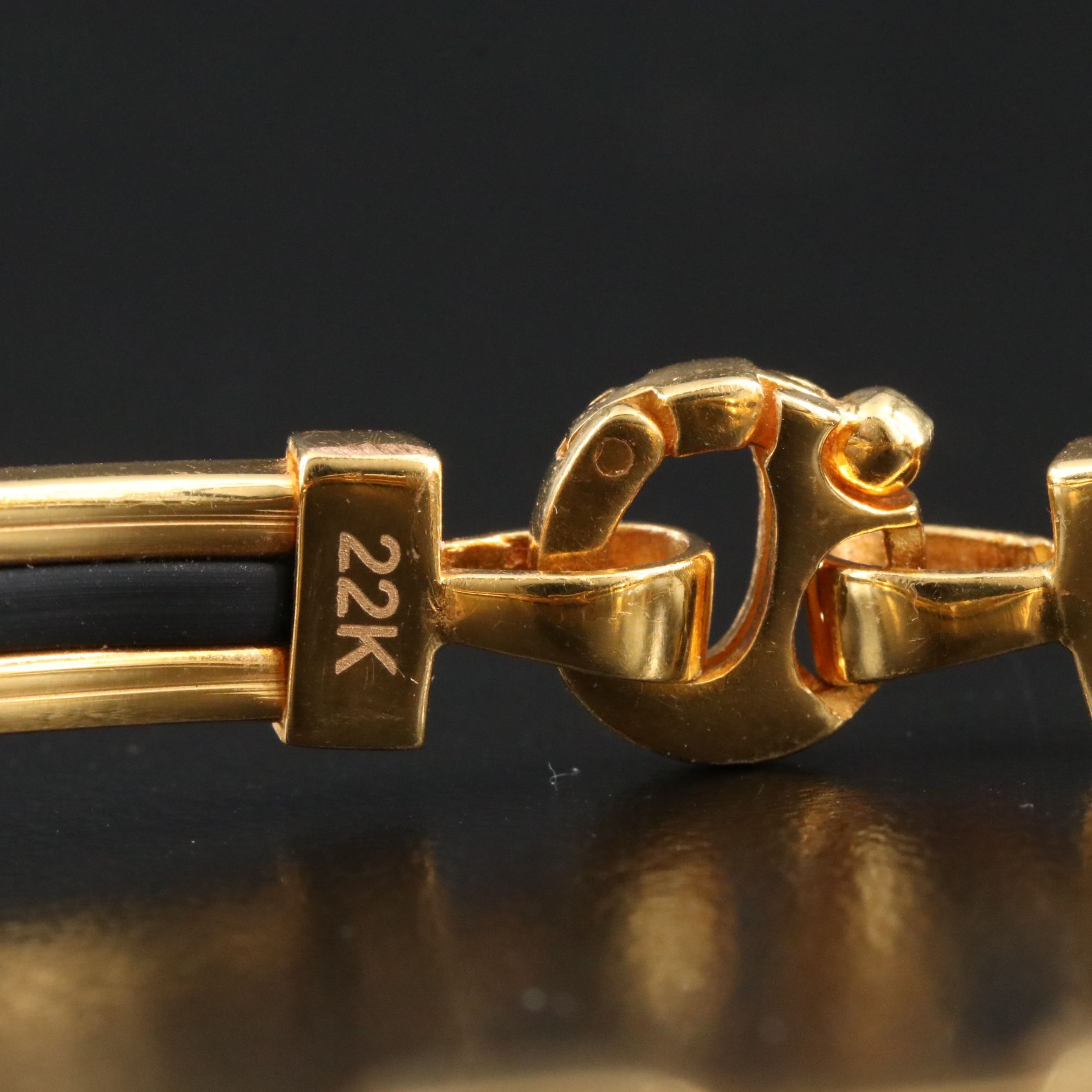 18K Two-Tone Bangle with Rubber Inlay