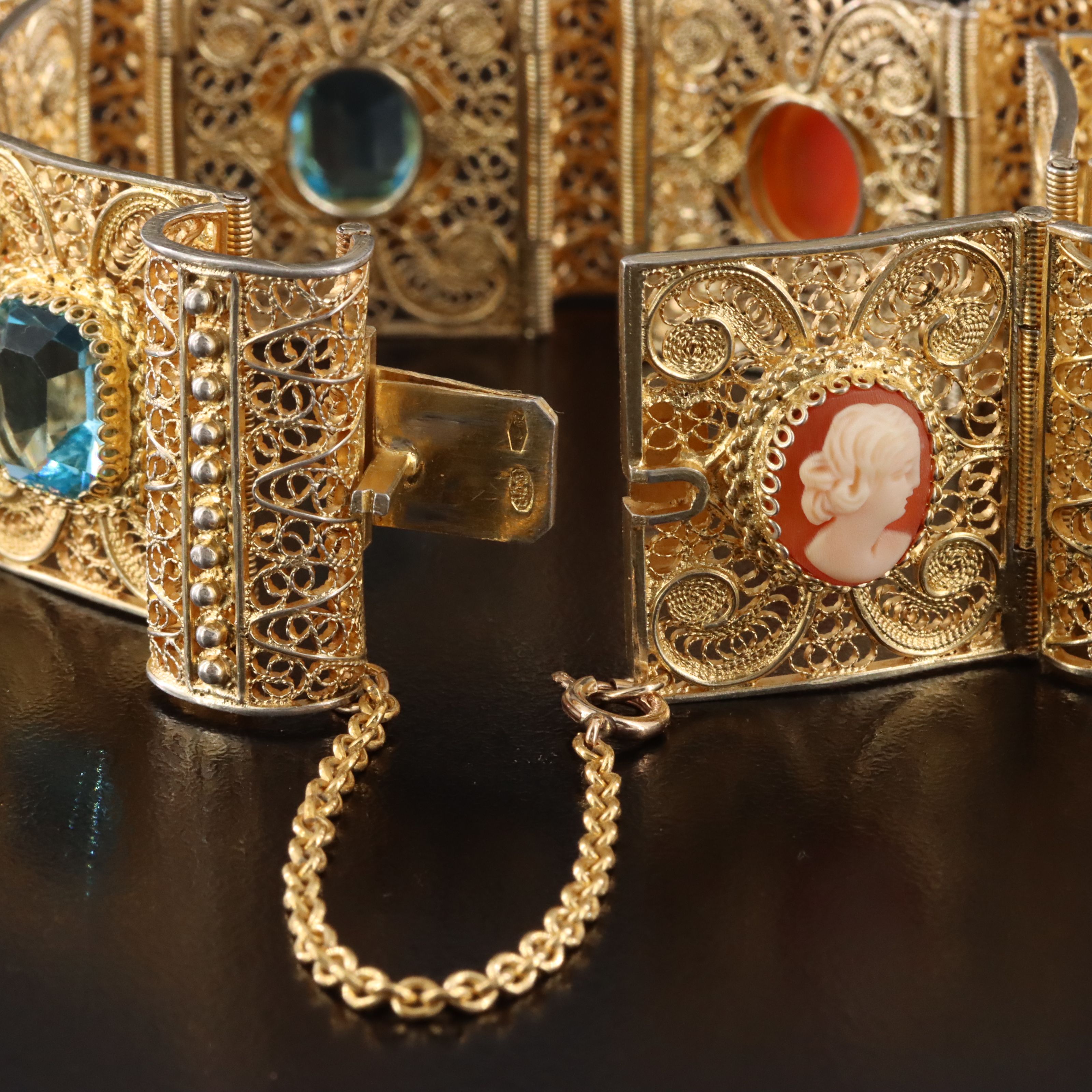 Italian Alioto Adviana Gilt 800 Silver Shell Cameo & Crystal Filigree Bracelet