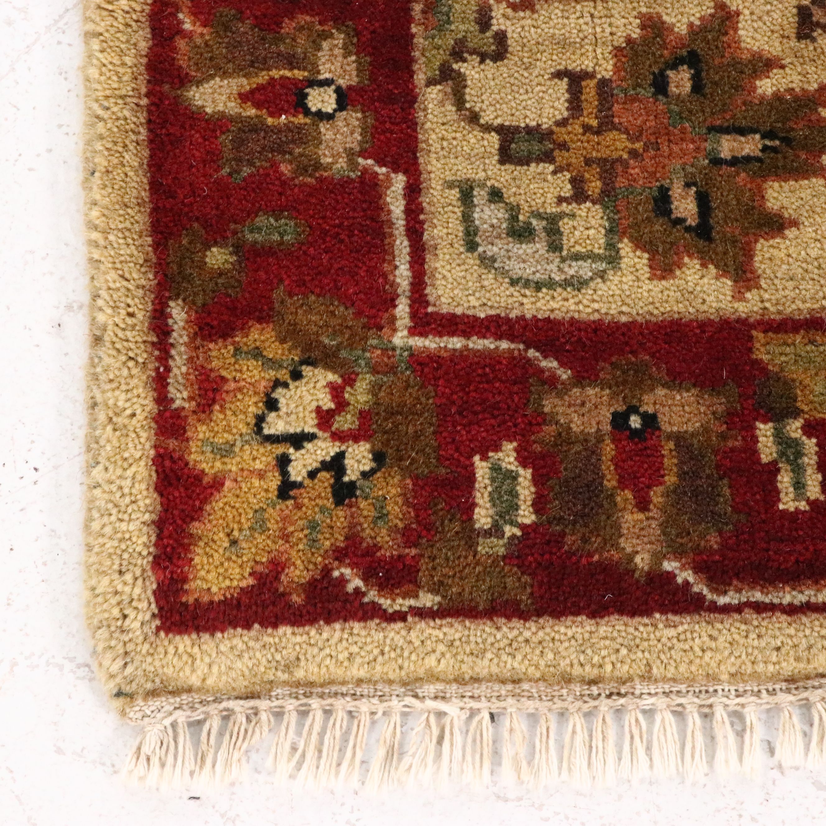 2'6 x 4'3 Hand-Knotted Indian Agra Accent Rug
