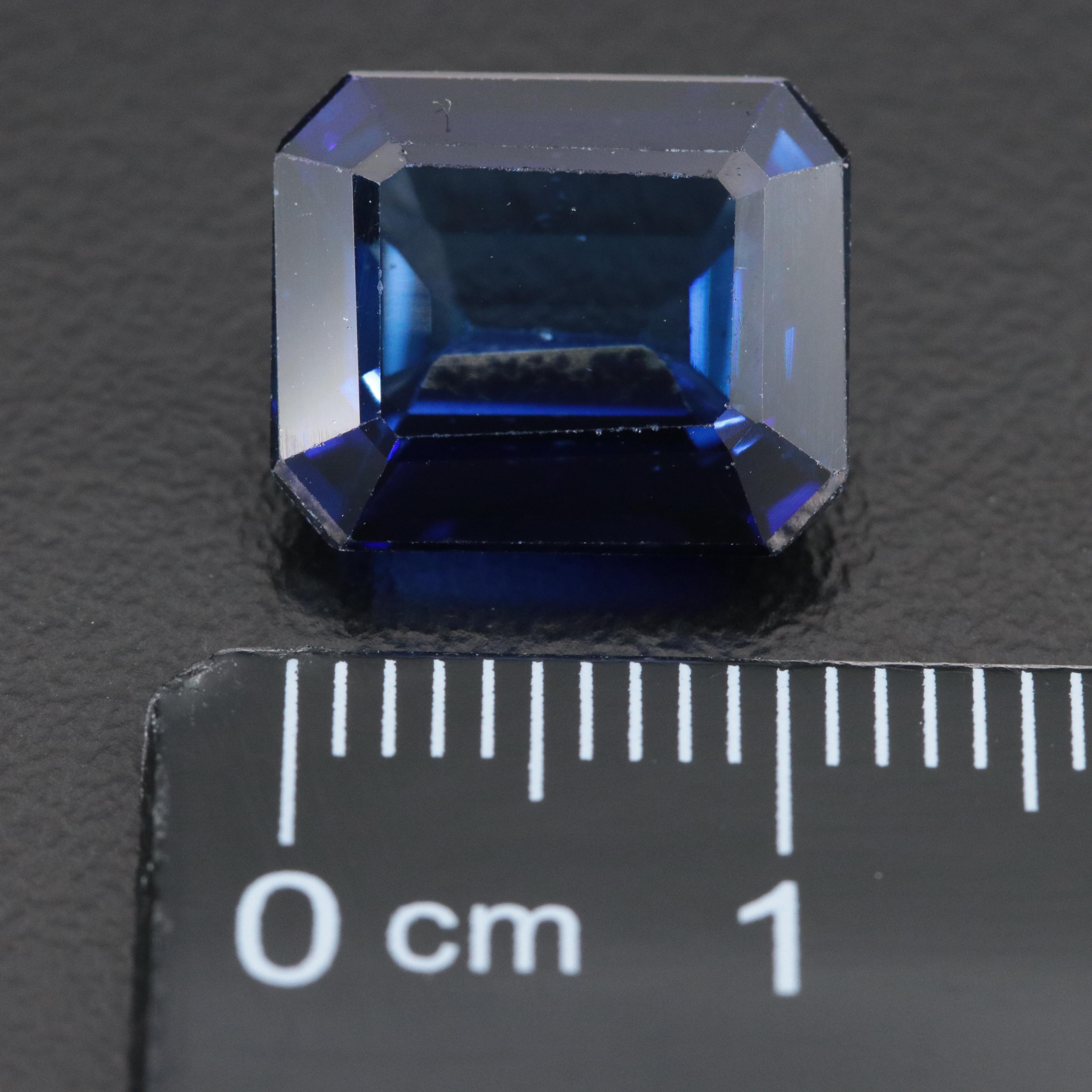 Loose 7.51 CT Lab Grown Sapphire