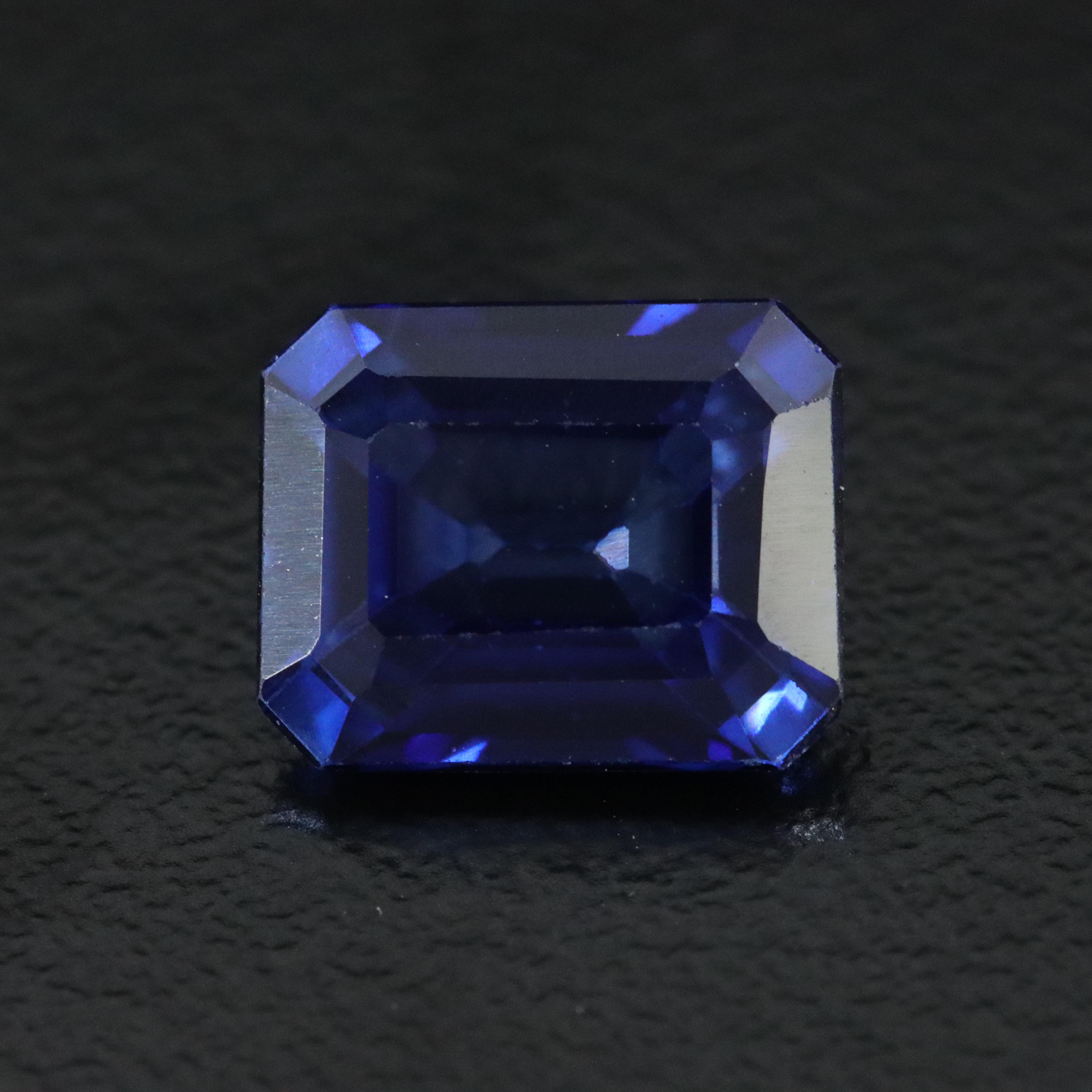 Loose 4.40 CT Lab Grown Sapphire