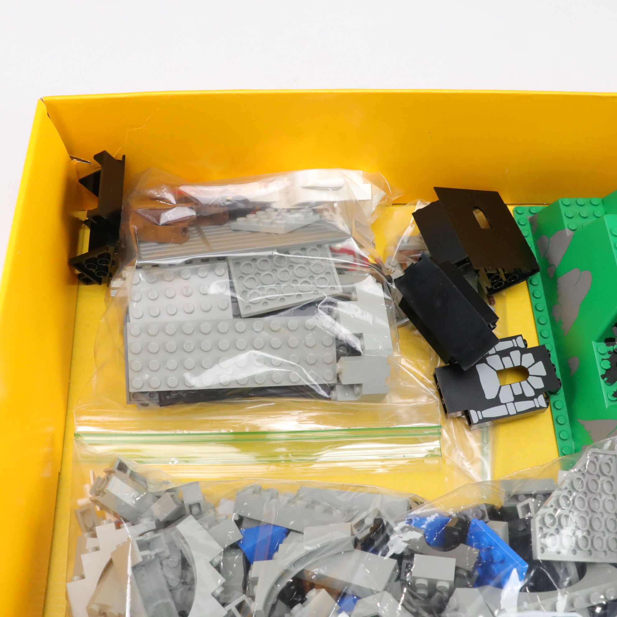 LEGO System "Royal Knights Castle" and "Majisto's Tower" Build Sets, 1990s