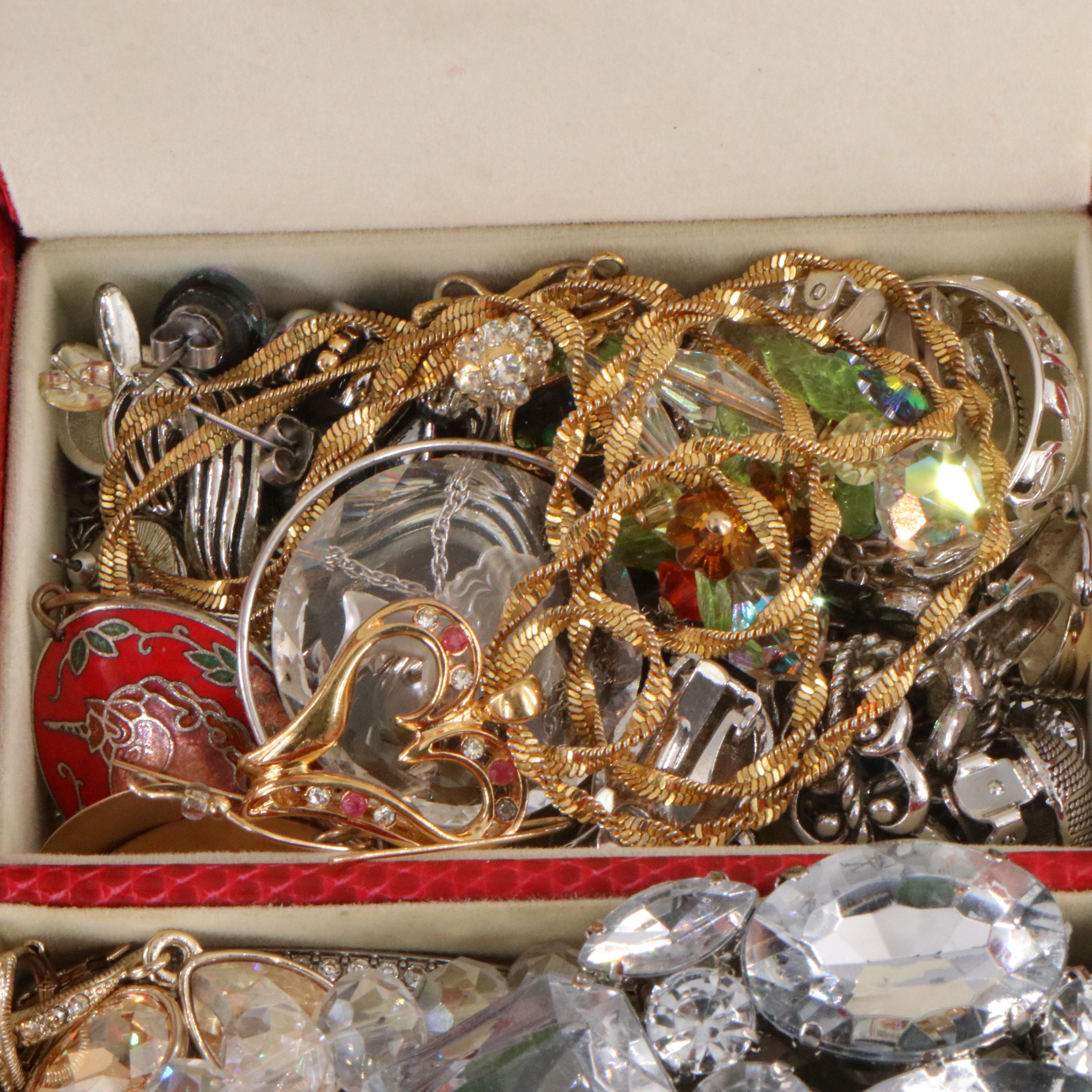 Uncommon Discoveries: Jewelry Collection