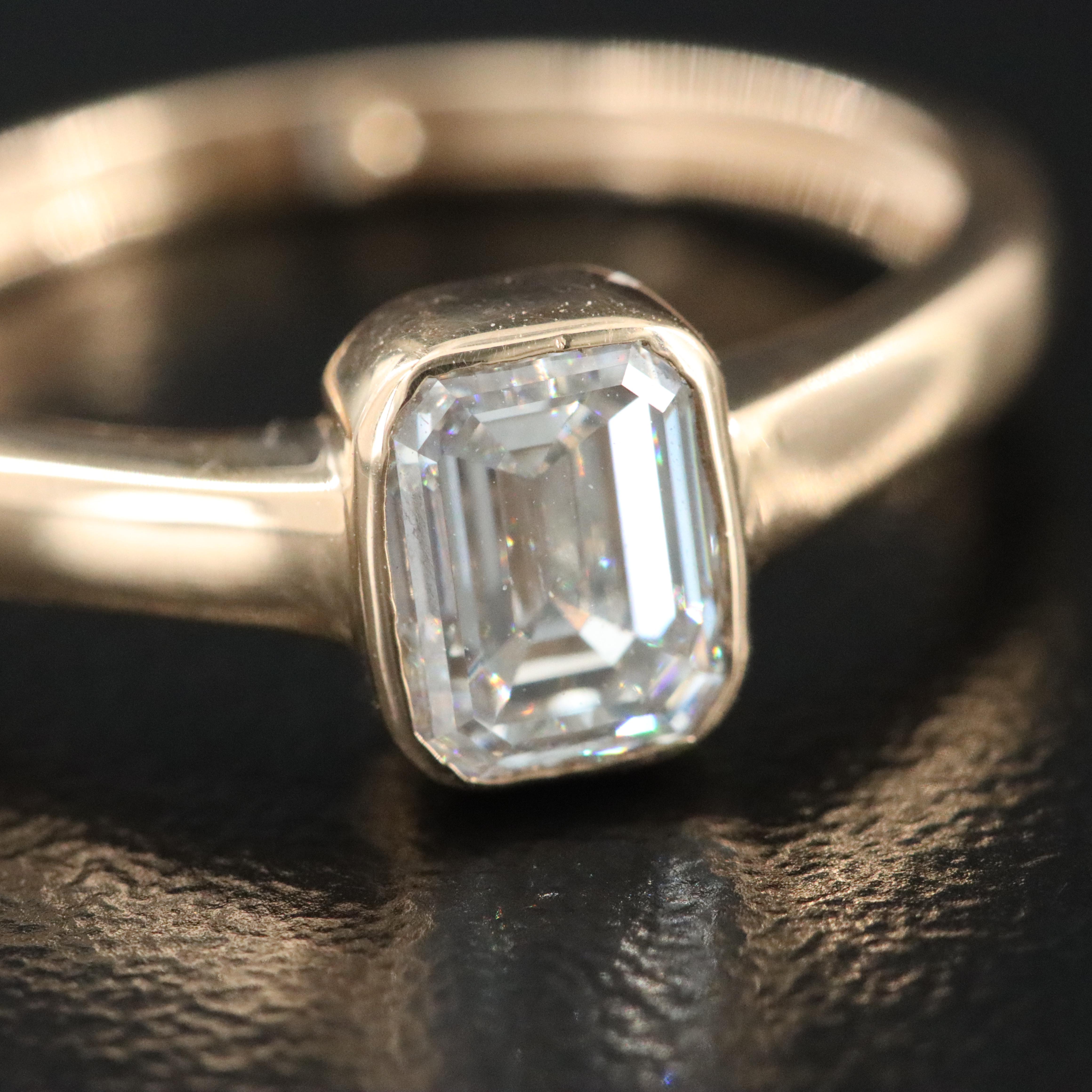 18K 1.00 CT Diamond Ring with GIA Diamond Grading Report