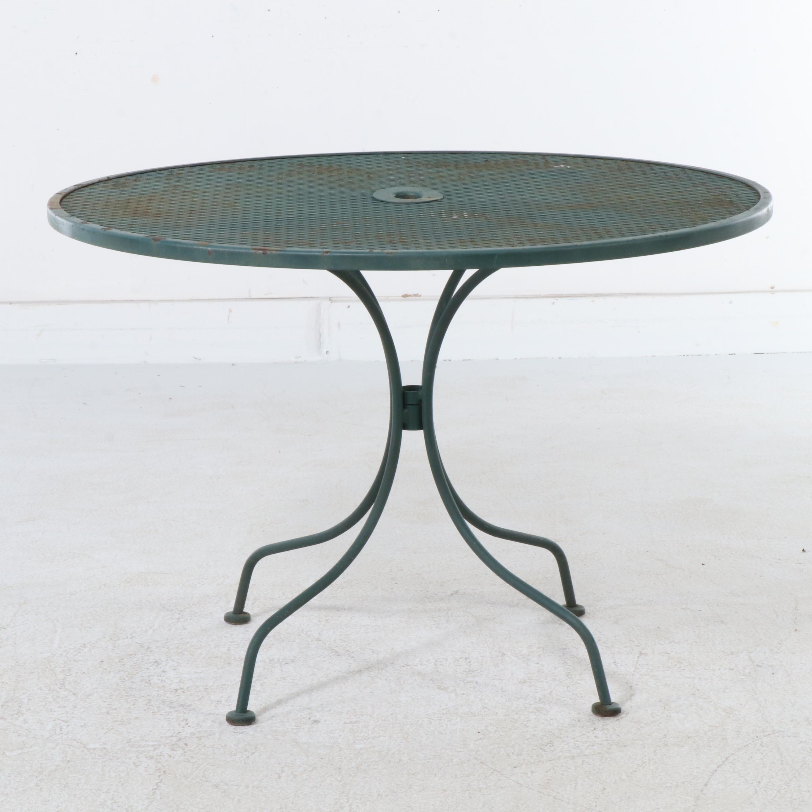 Green Painted Wrought Iron Patio Dining Set, Late 20th Century