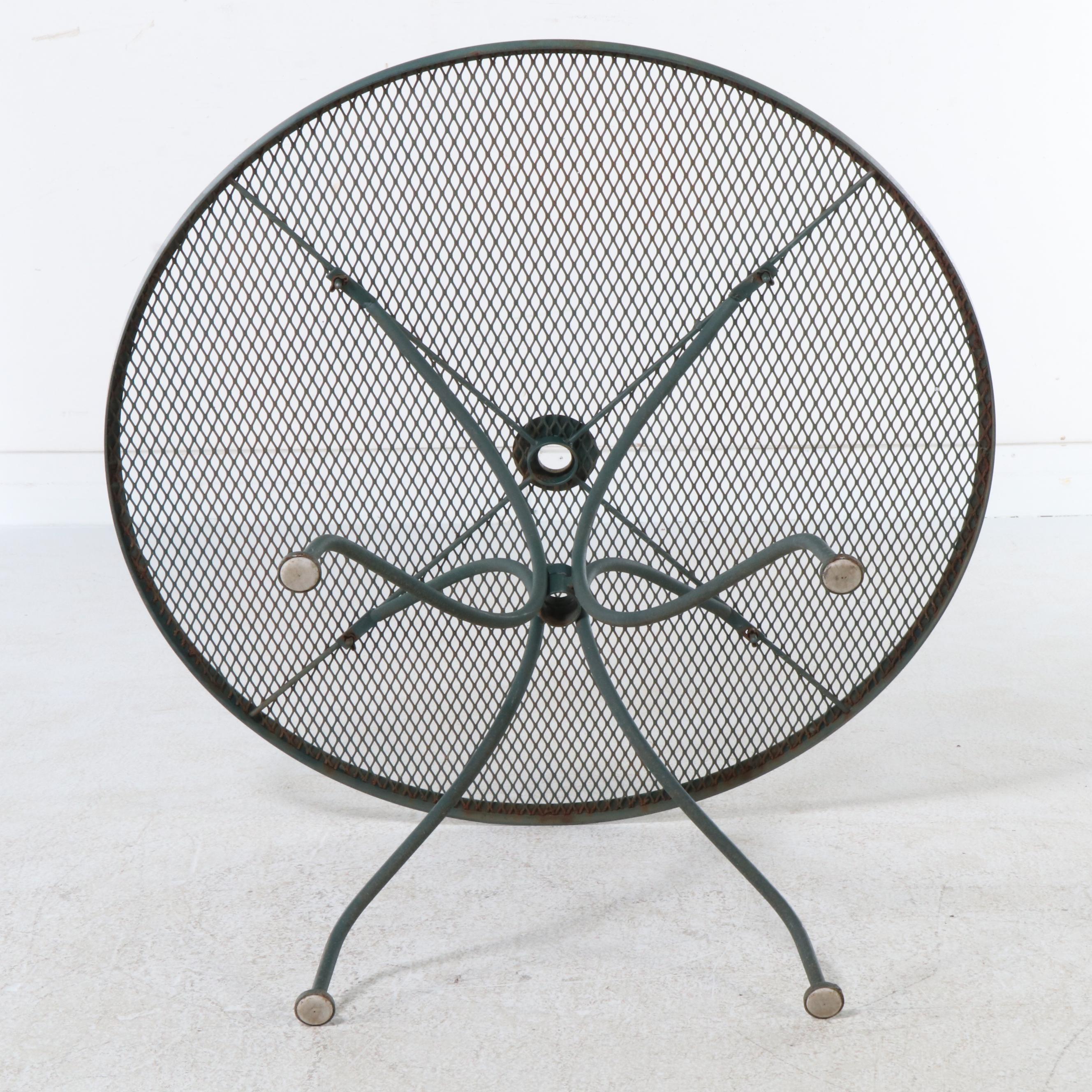 Green Painted Wrought Iron Patio Dining Set, Late 20th Century