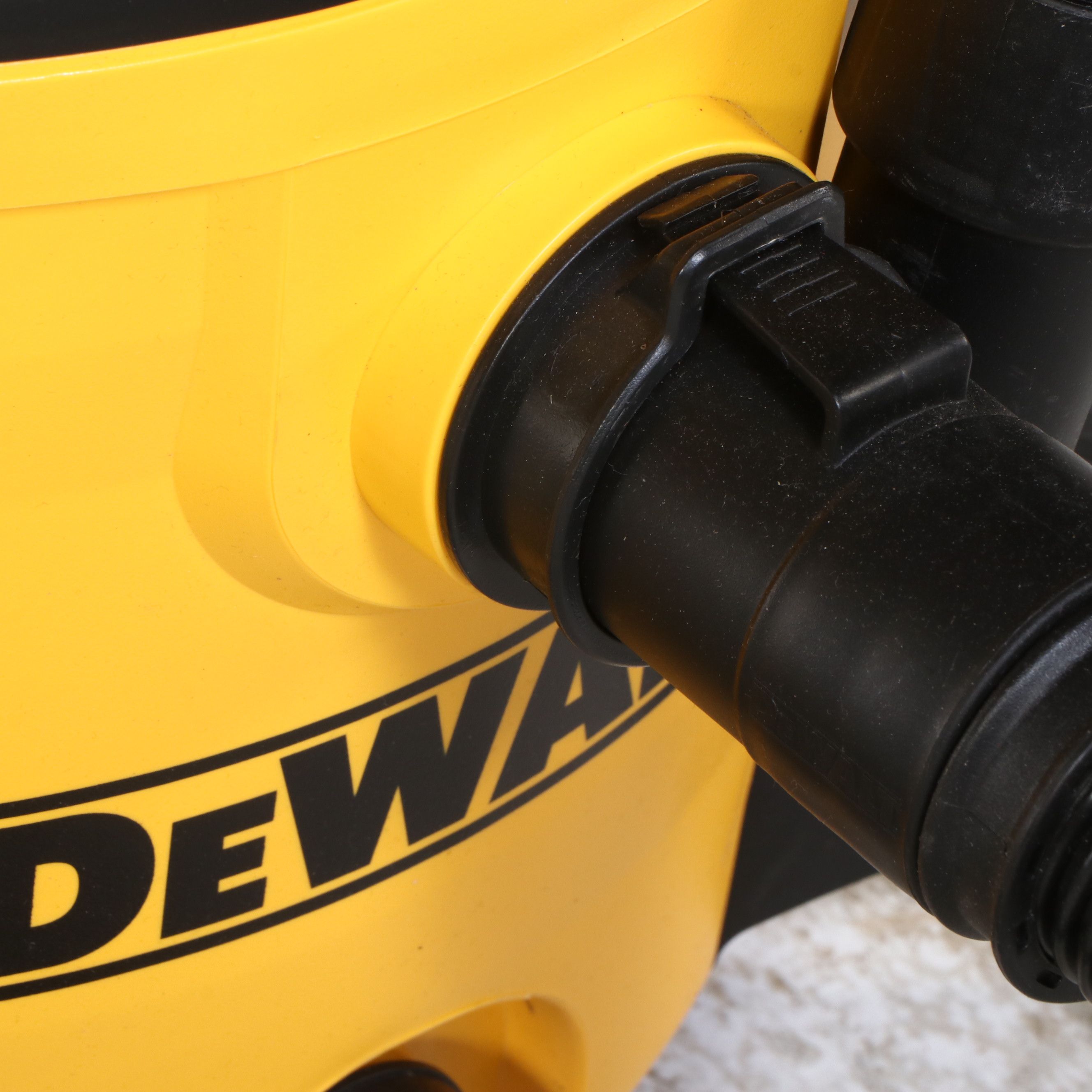 DeWalt SWet/Dry Shop Vac