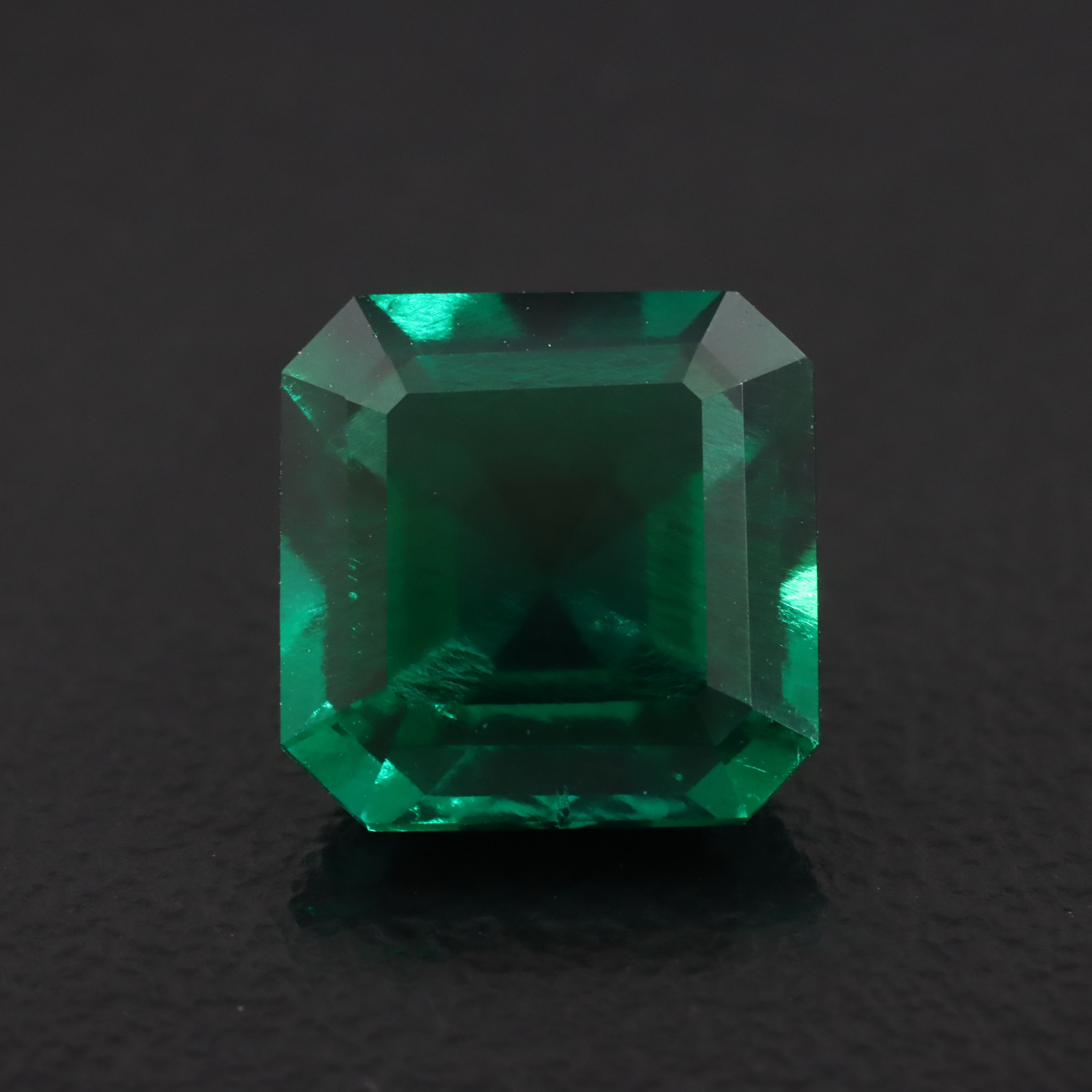 Loose 3.28 CT Lab Grown Emerald