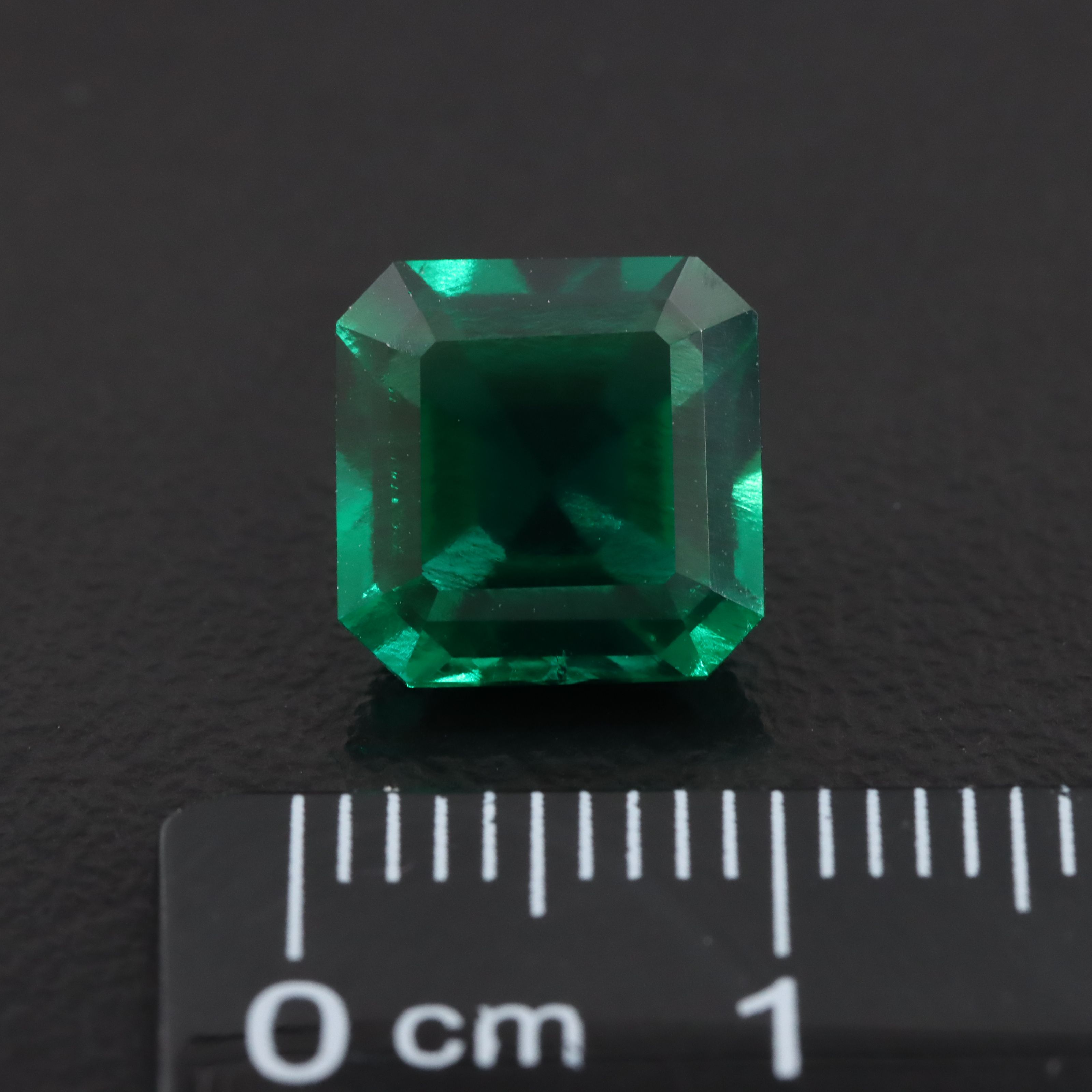 Loose 3.28 CT Lab Grown Emerald